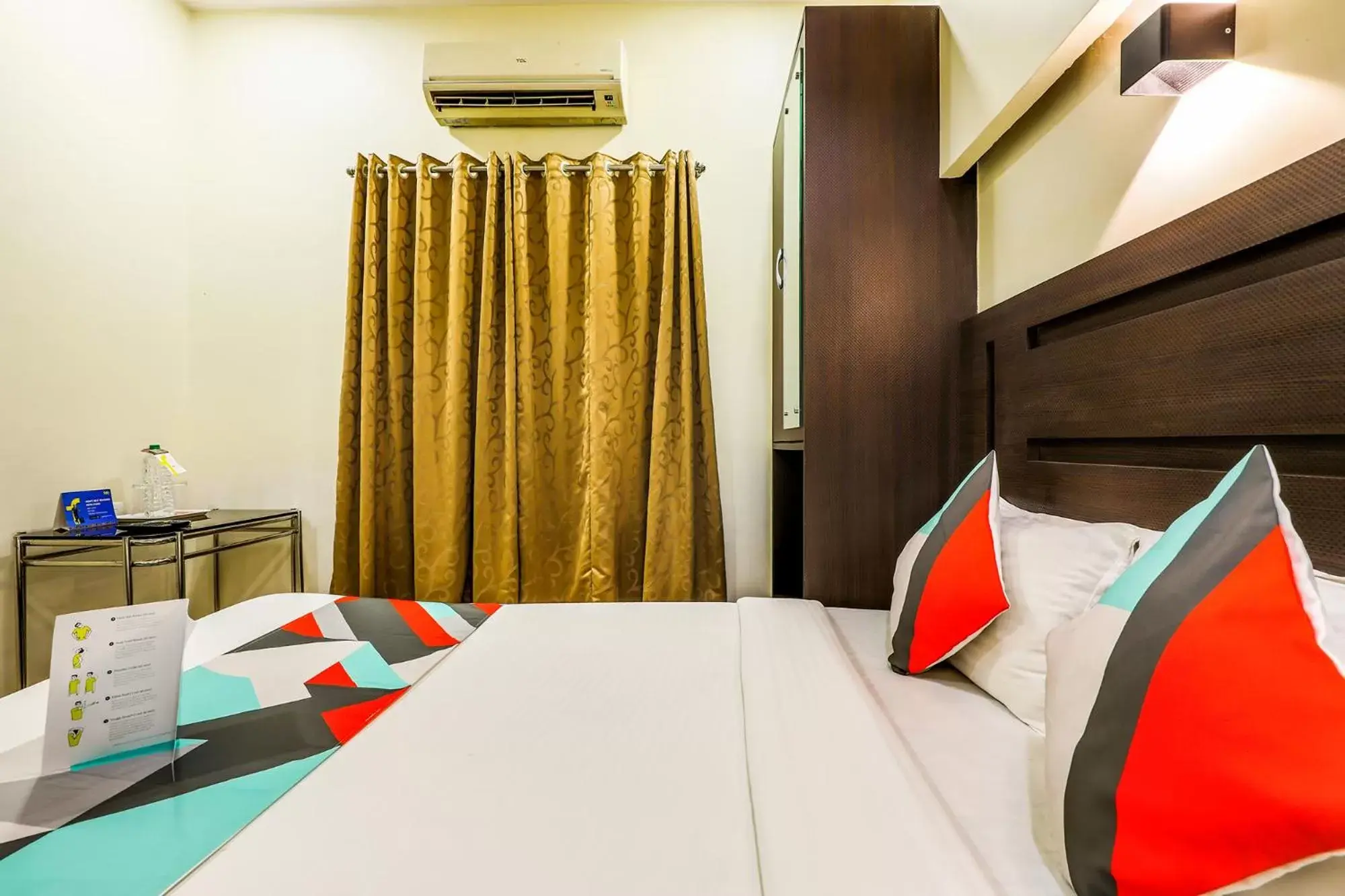 Bedroom, Bed in FabExpress Adore Inn - Nr Mumbai International Airport Bedroom, Bed in FabExpress Adore Inn - Nr Mumbai International Airport