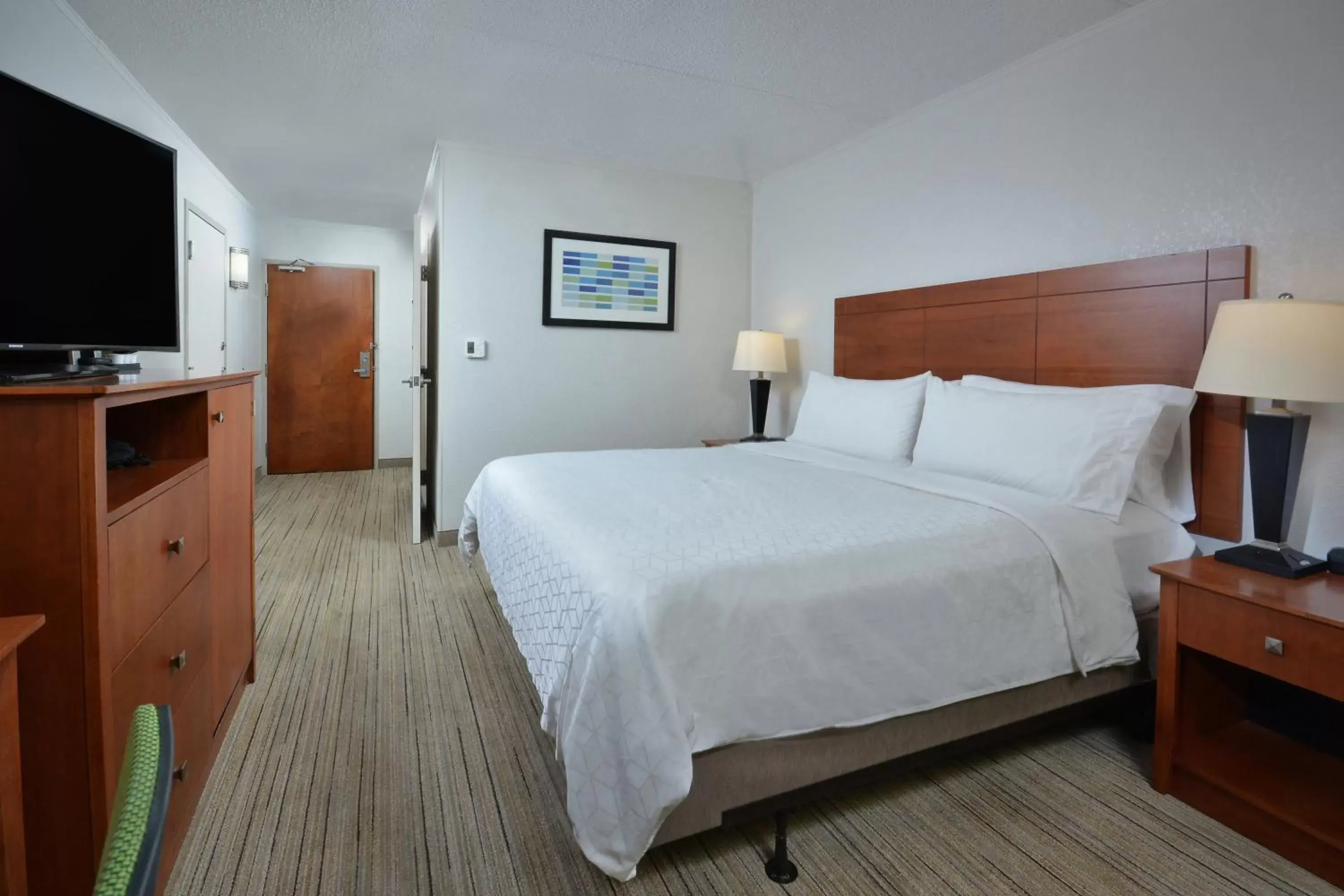 Photo of the whole room, Bed in Holiday Inn Express Lynchburg, an IHG Hotel