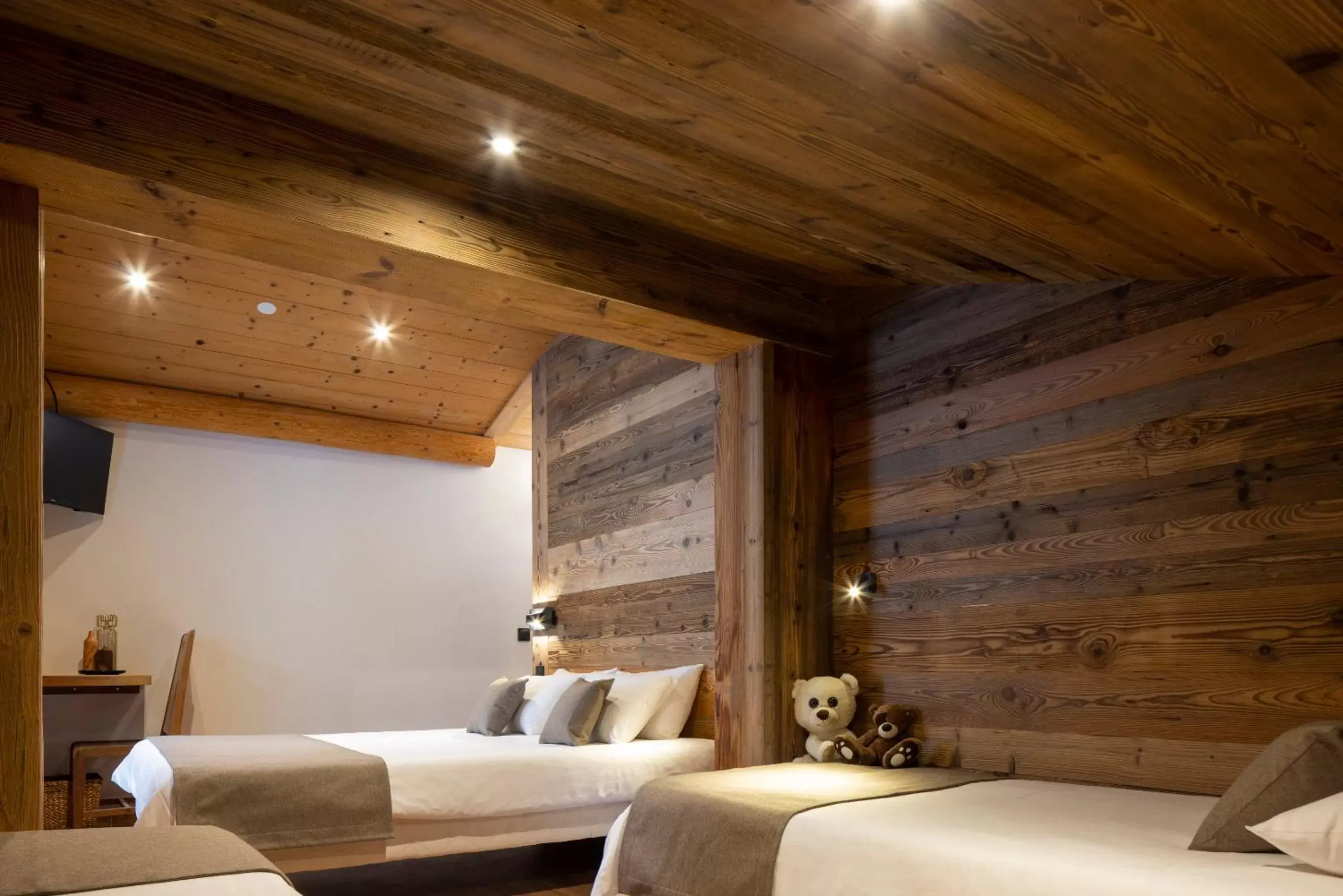 Bedroom, Bed in Hôtel et Spa Le Vermont