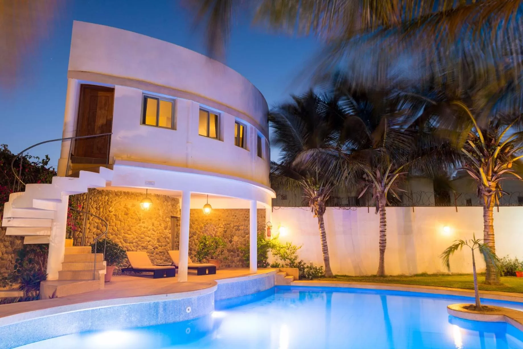 Swimming pool in La Résidence