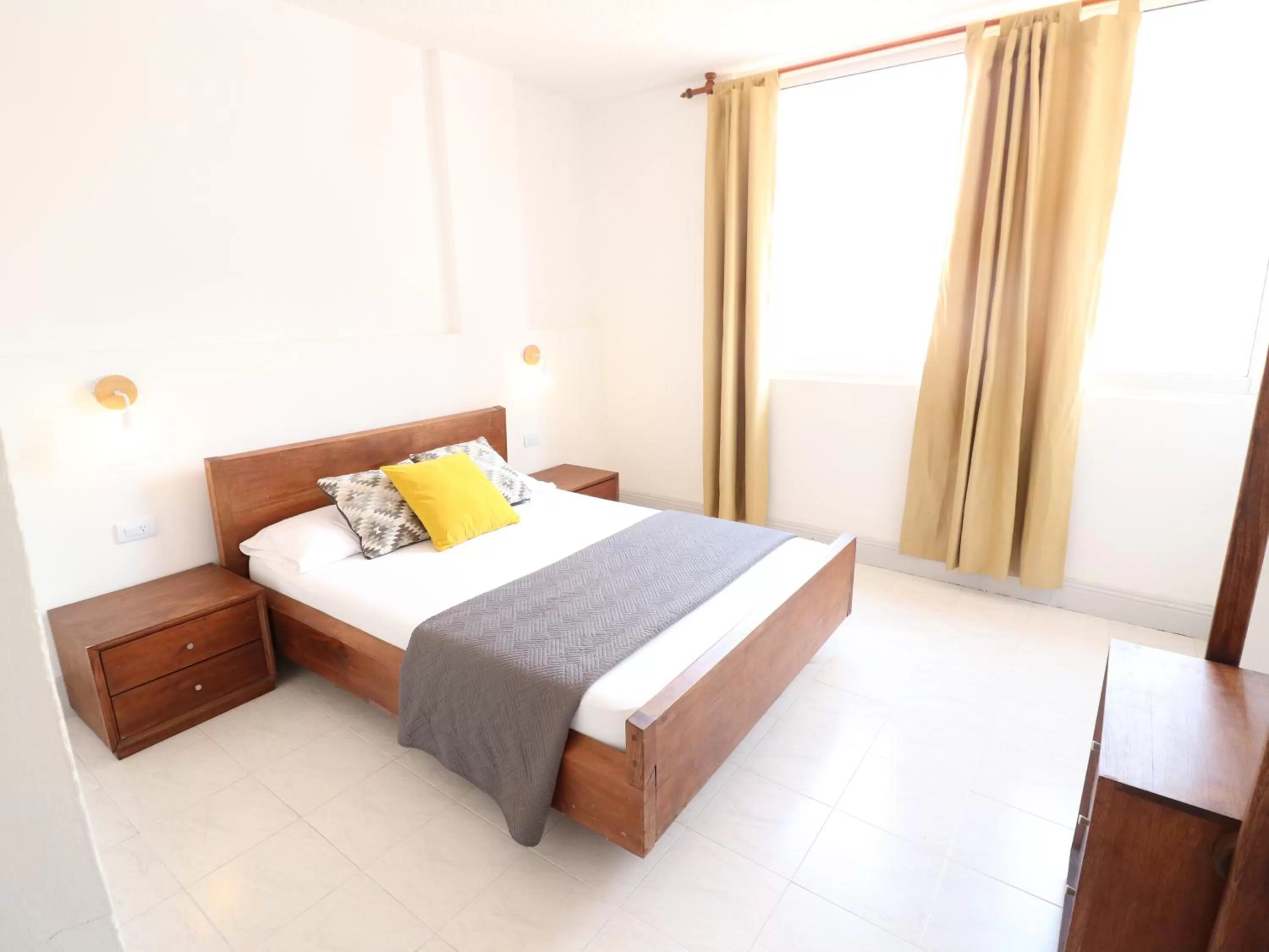 Bed in 554 Apartments