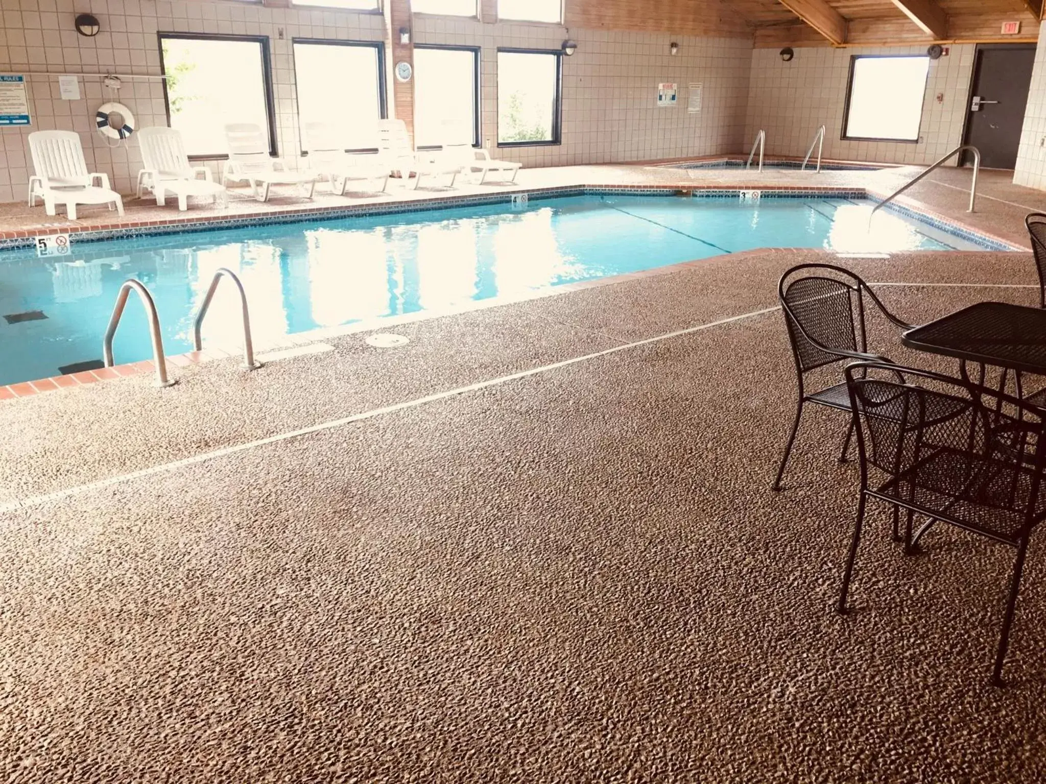 Swimming Pool in Regency Inn and Suites