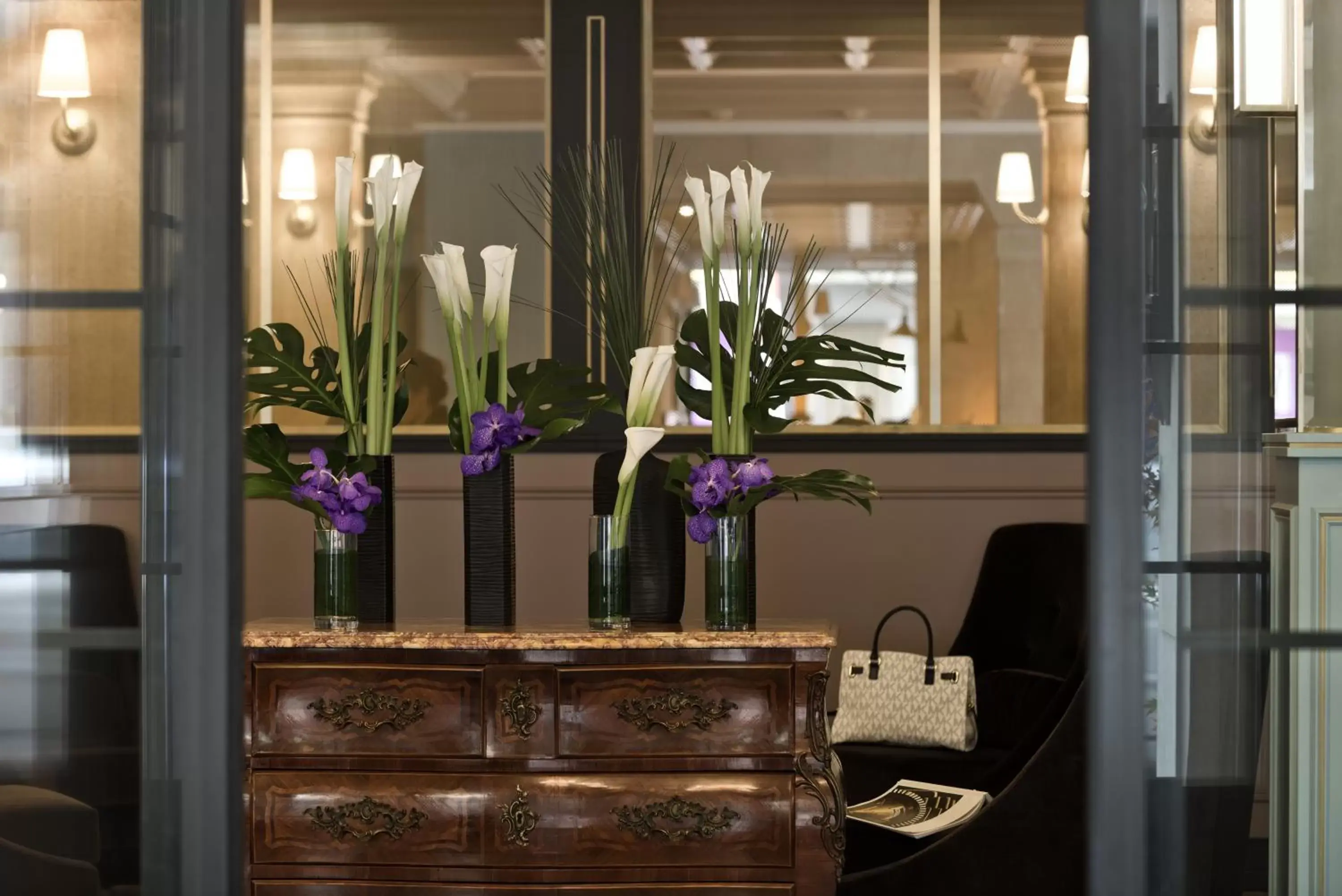 Lounge or bar, Lobby/Reception in Hotel Rotary Geneva - MGallery