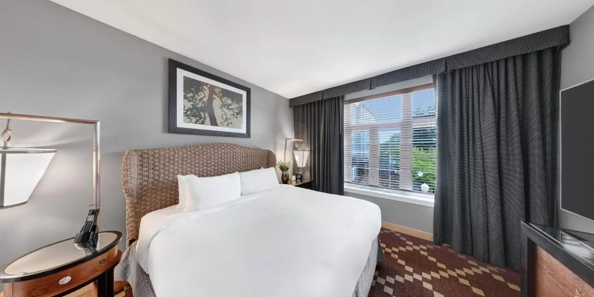 Photo of the whole room, Bed in Kimpton Riverplace Hotel, an IHG Hotel