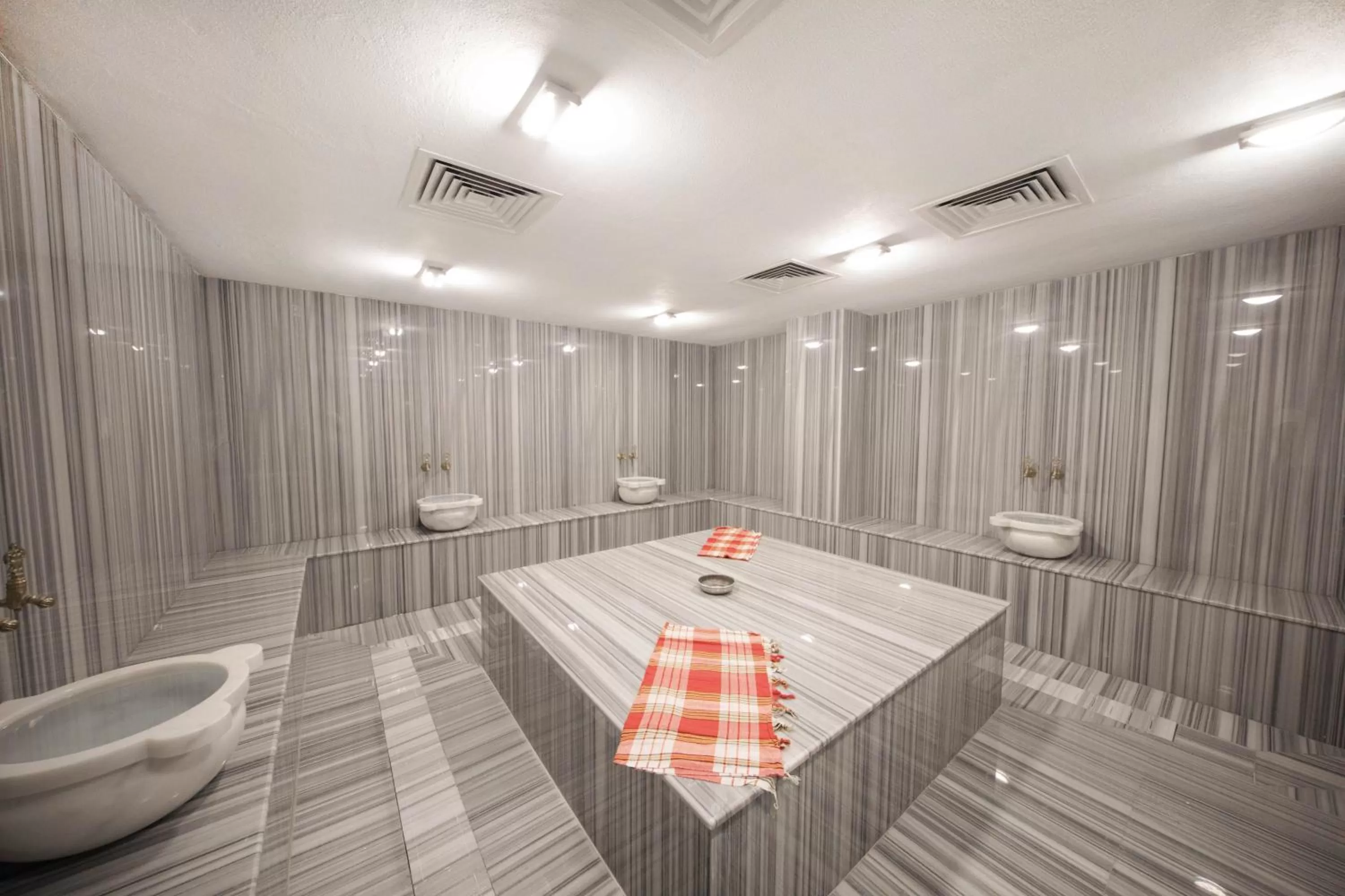 Spa and wellness centre/facilities in Laren Sea Side Hotel Spa