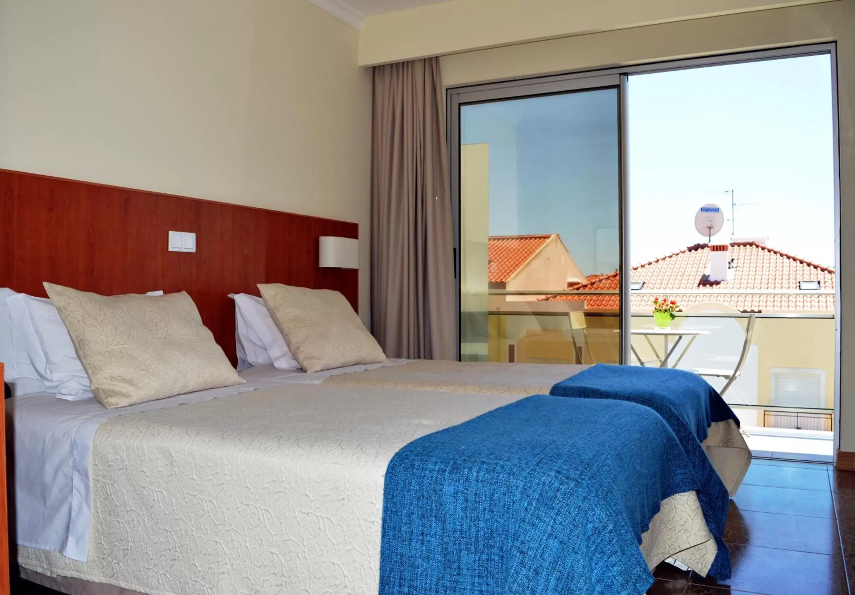 Standard Twin Room in Hotel Apolo Standard Twin Room in Hotel Apolo