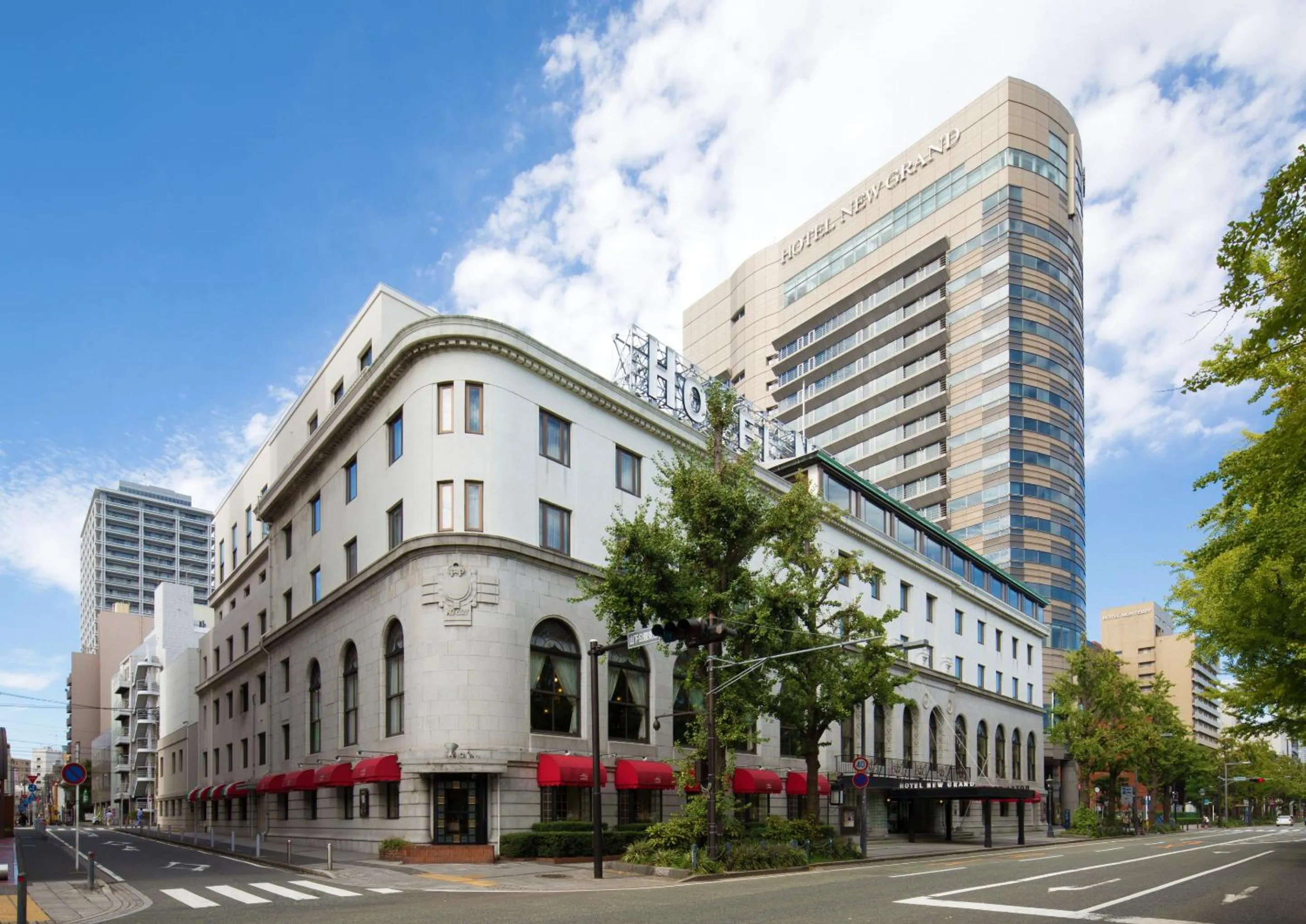 Property building in Hotel New Grand