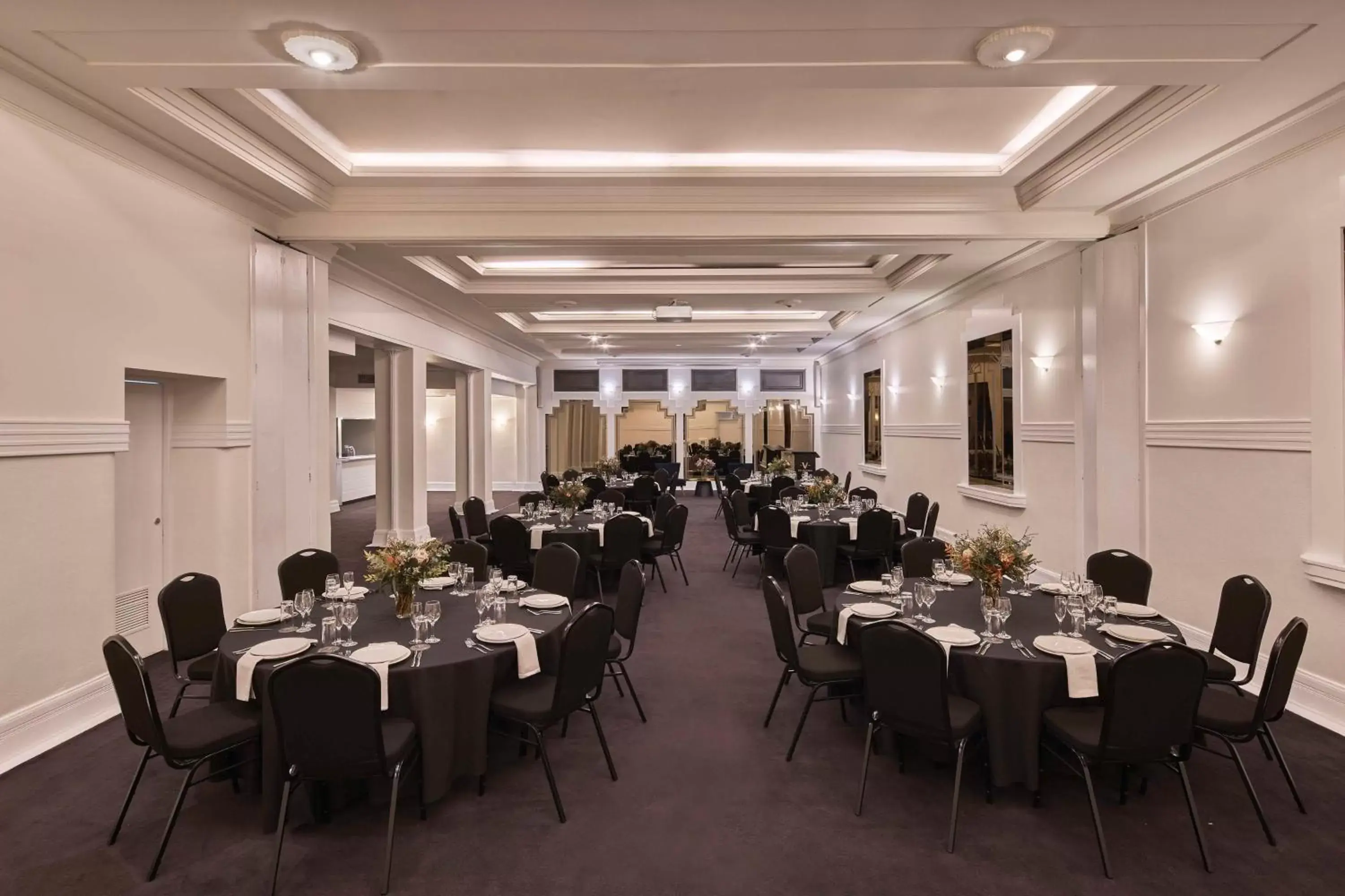 Banquet/Function facilities, Restaurant/Places to Eat in The Victoria Hotel