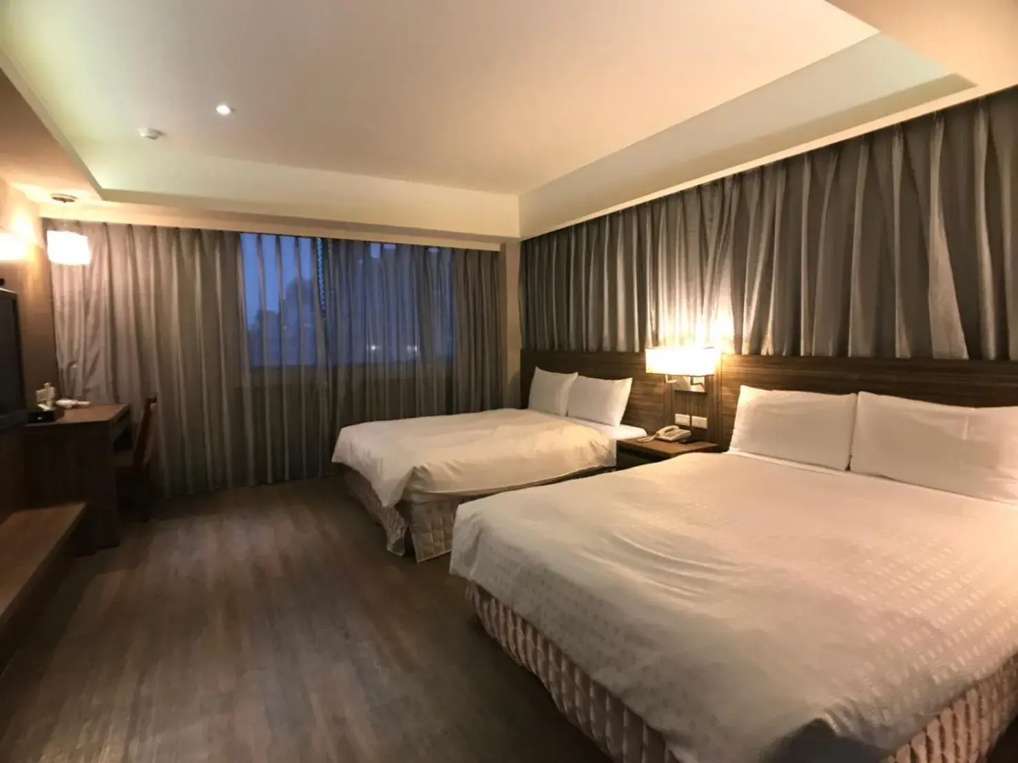 Bed in Paris Business Hotel Bed in Paris Business Hotel