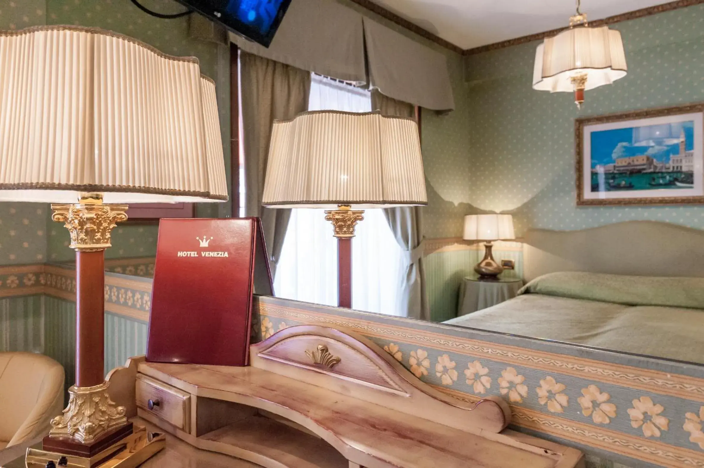 Bedroom, Bed in Hotel Venezia