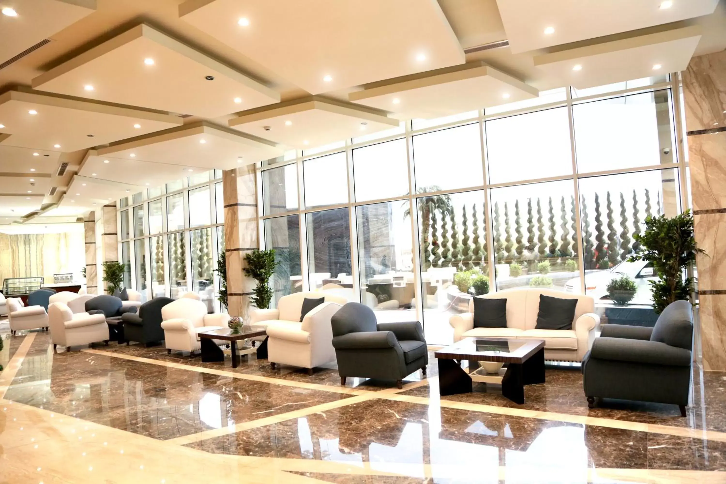 Lobby/Reception in Bayat Hotel