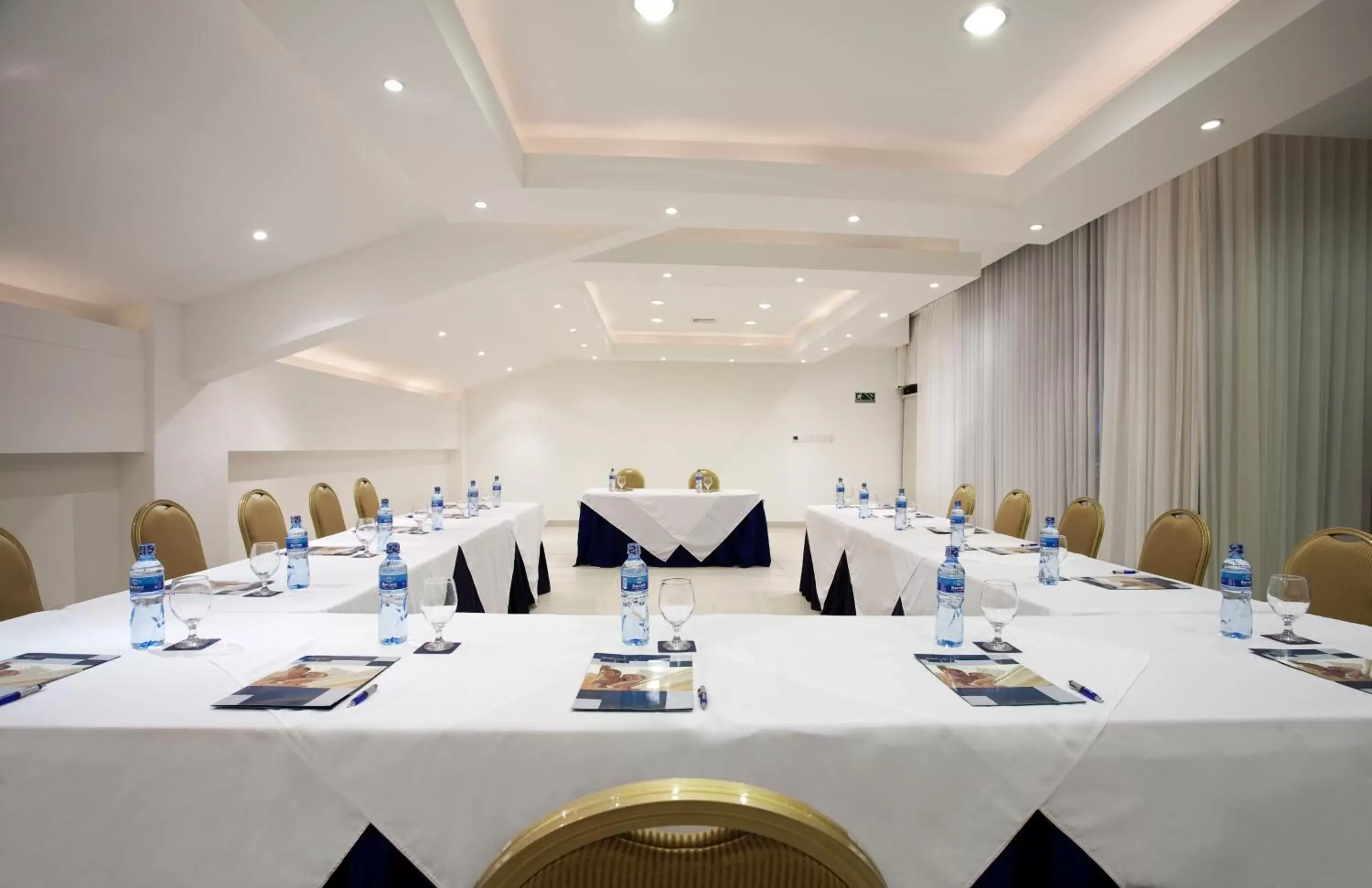 Living room in Occidental Tamarindo - All Inclusive Living room in Occidental Tamarindo - All Inclusive