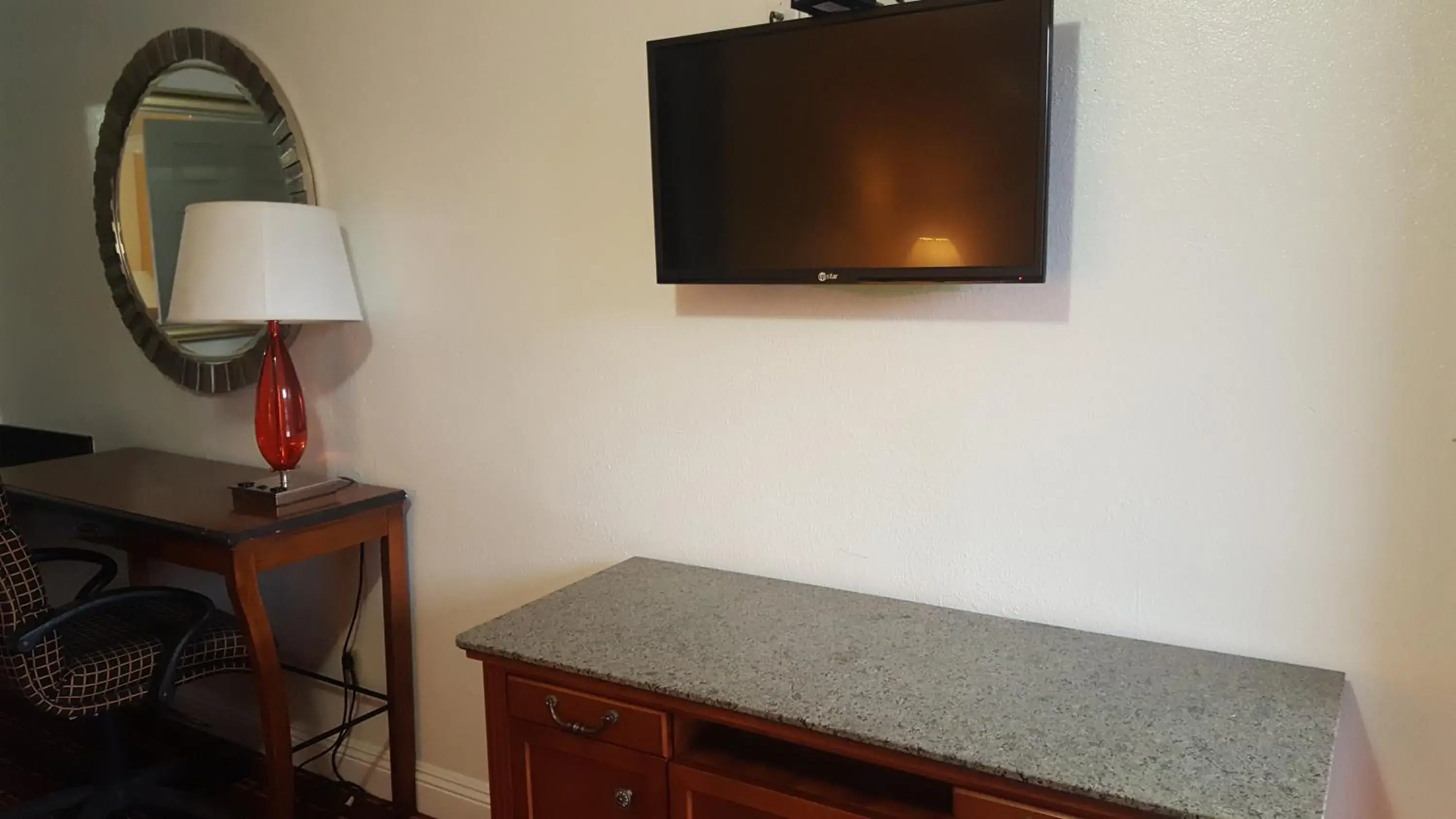 TV/Entertainment Center in Flamingo Inn Long Beach