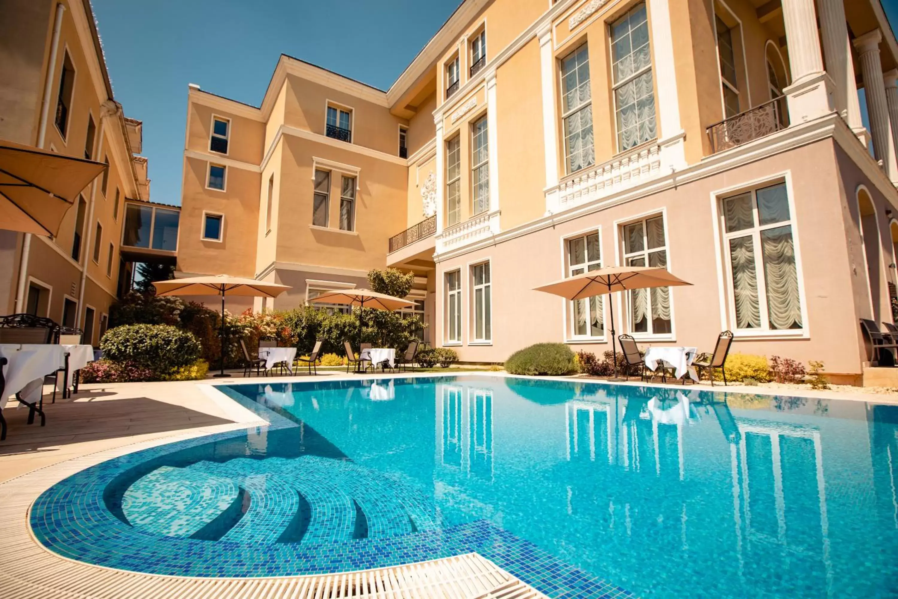 Tresor Le Palais Timisoara, Curio Collection by Hilton Tresor Le Palais Timisoara, Curio Collection by Hilton