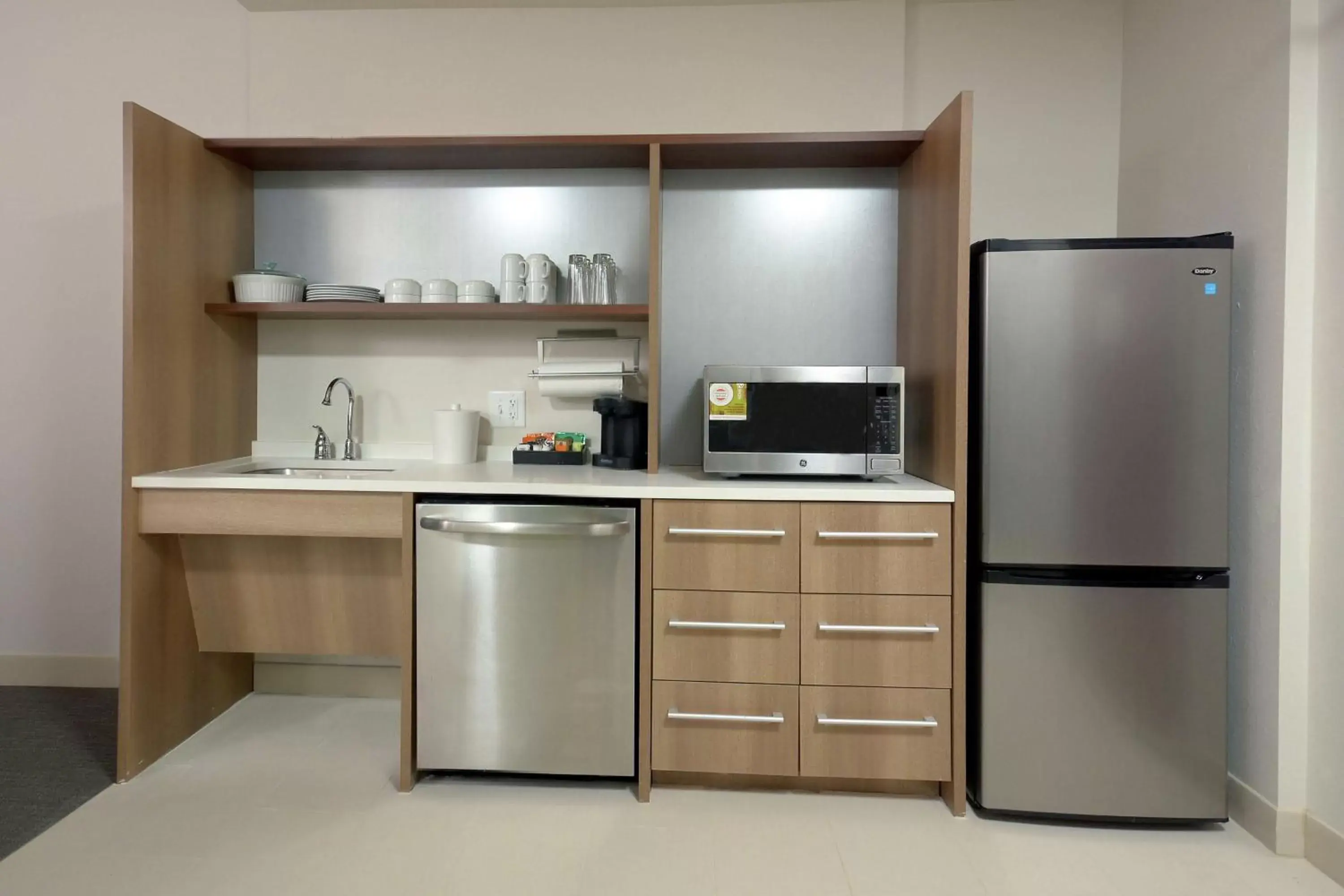 Kitchen or kitchenette, Kitchen/Kitchenette in Home2 Suites By Hilton Duncan