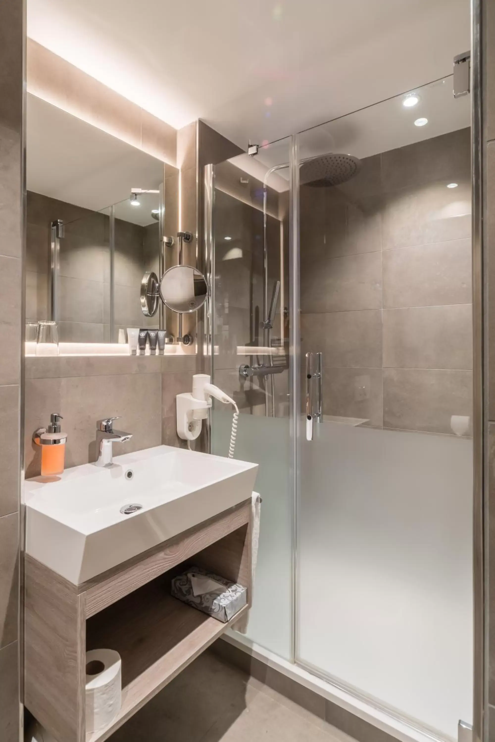 Bathroom in Hotel St. Georg Bathroom in Hotel St. Georg