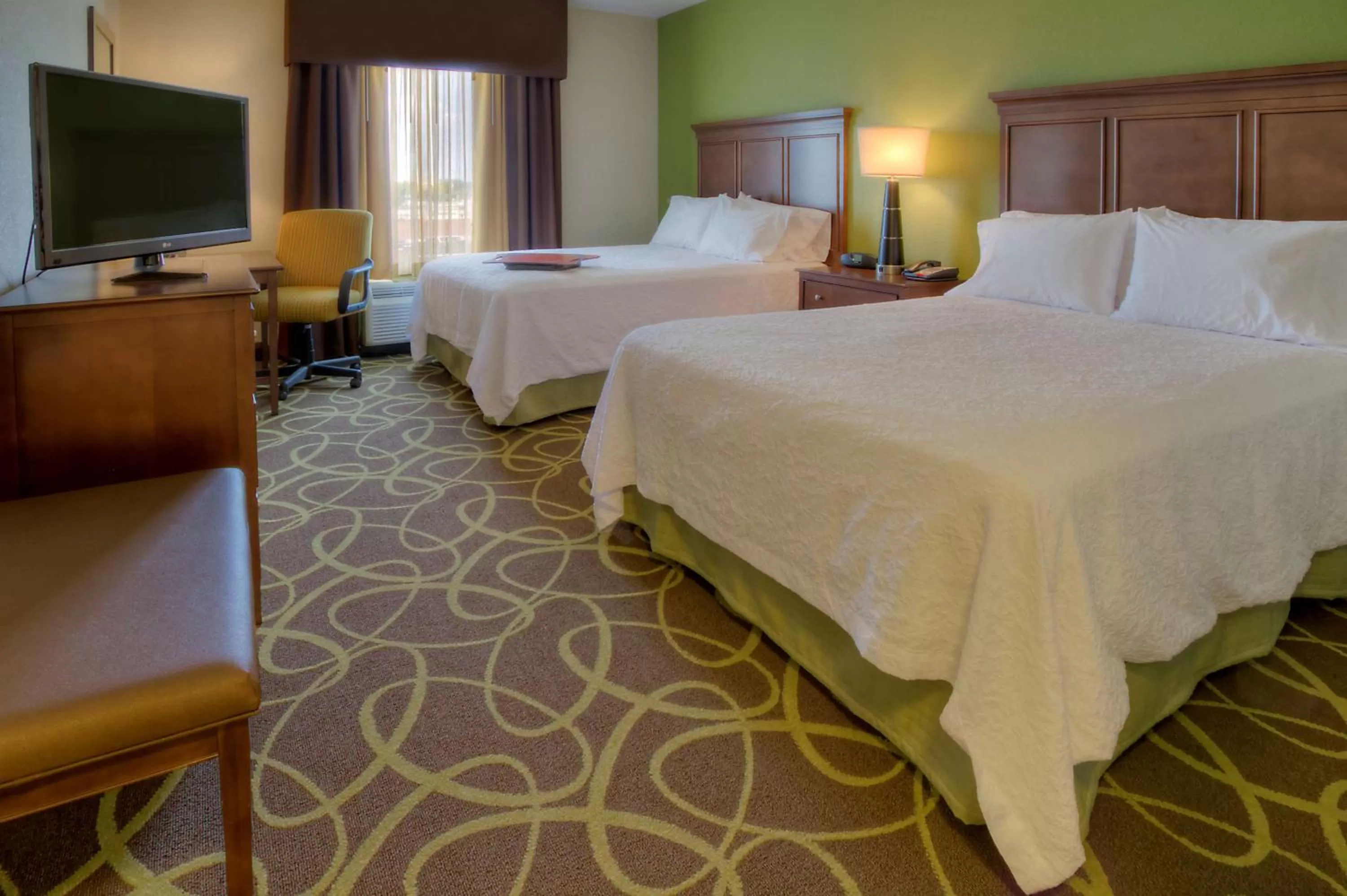 Bed in Hampton Inn & Suites Rochester/Henrietta