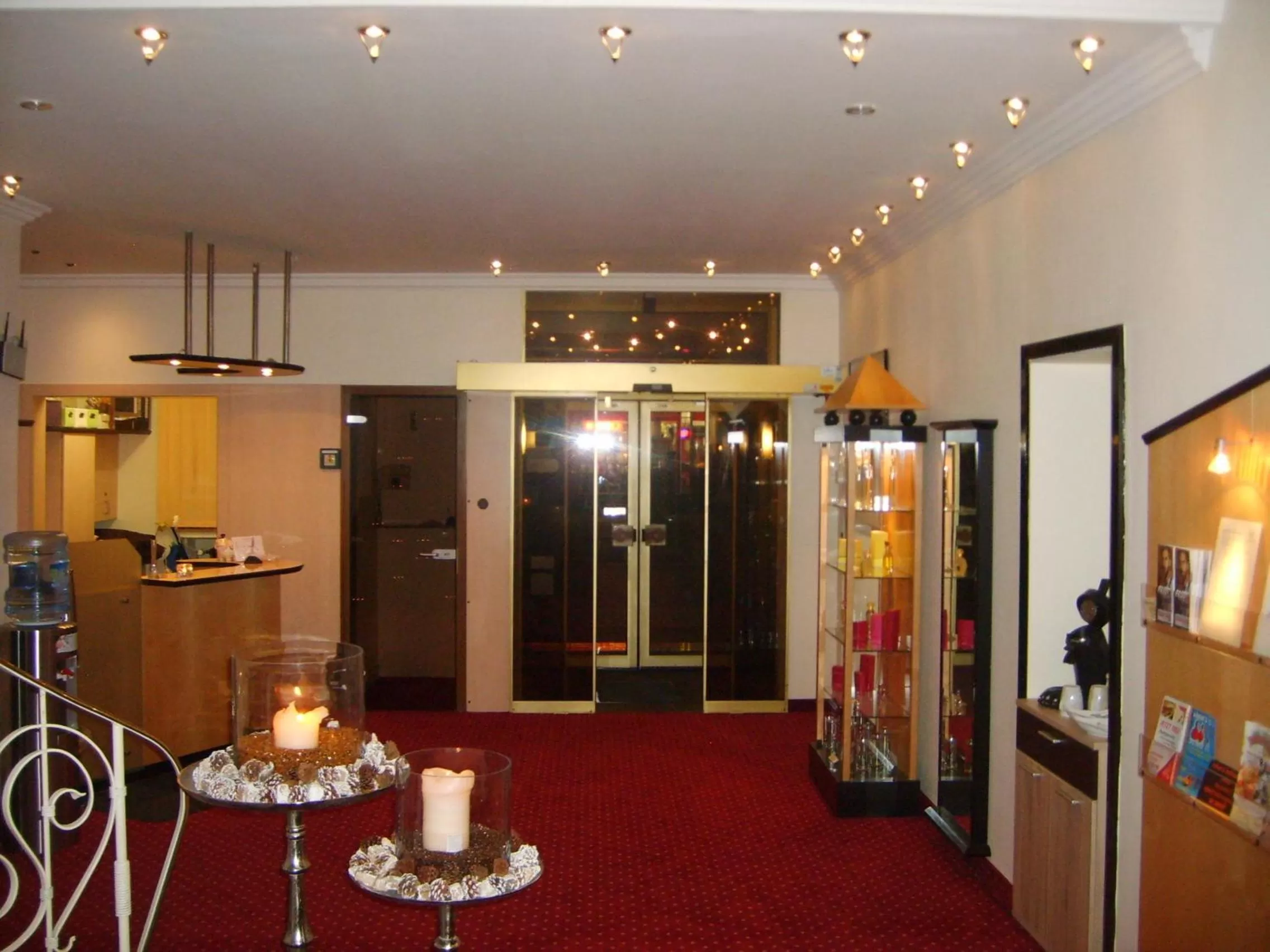 Lobby or reception in City Hotel by celina