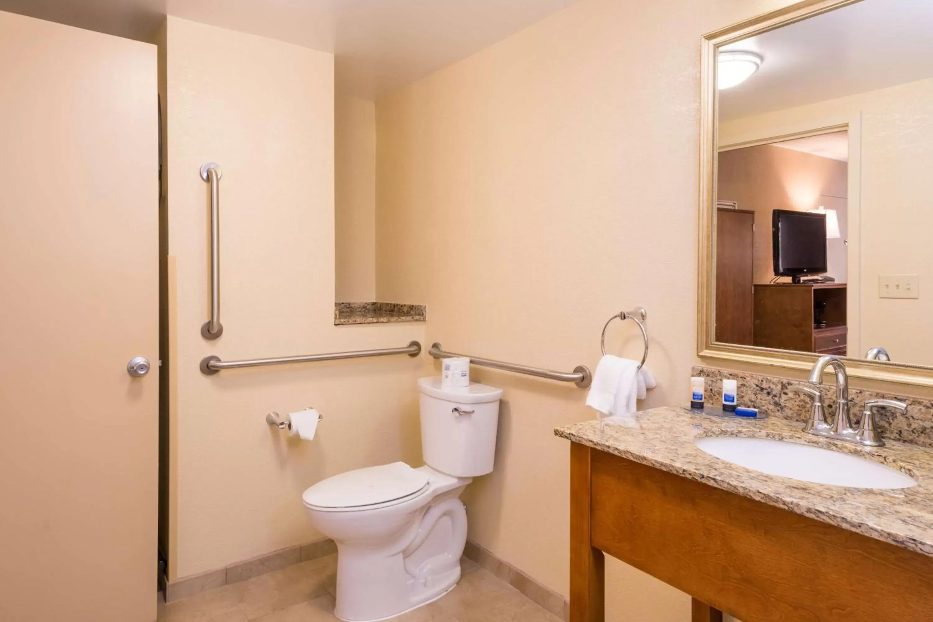 Bathroom in Best Western Charleston Inn