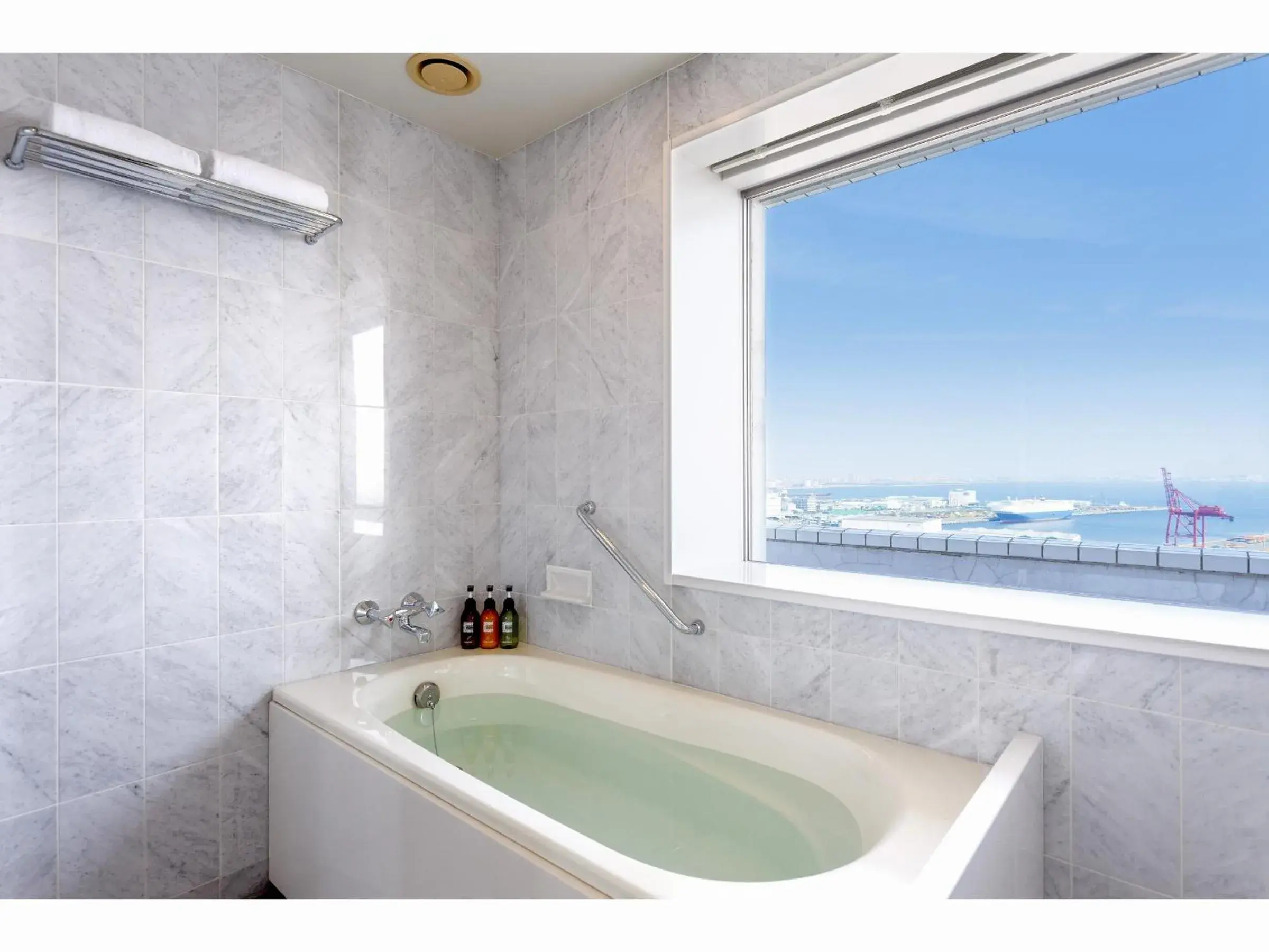 Bathroom in Hotel Plaza Kobe