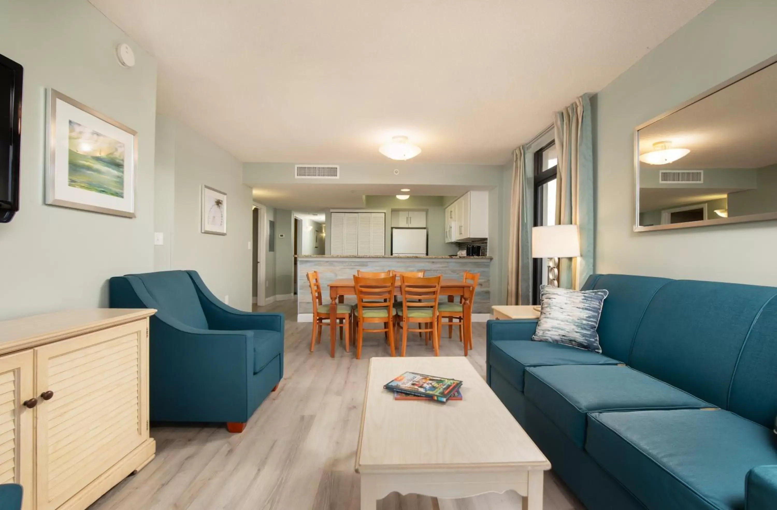 Living room, Seating Area in Grande Shores Ocean Resorts Condominiums