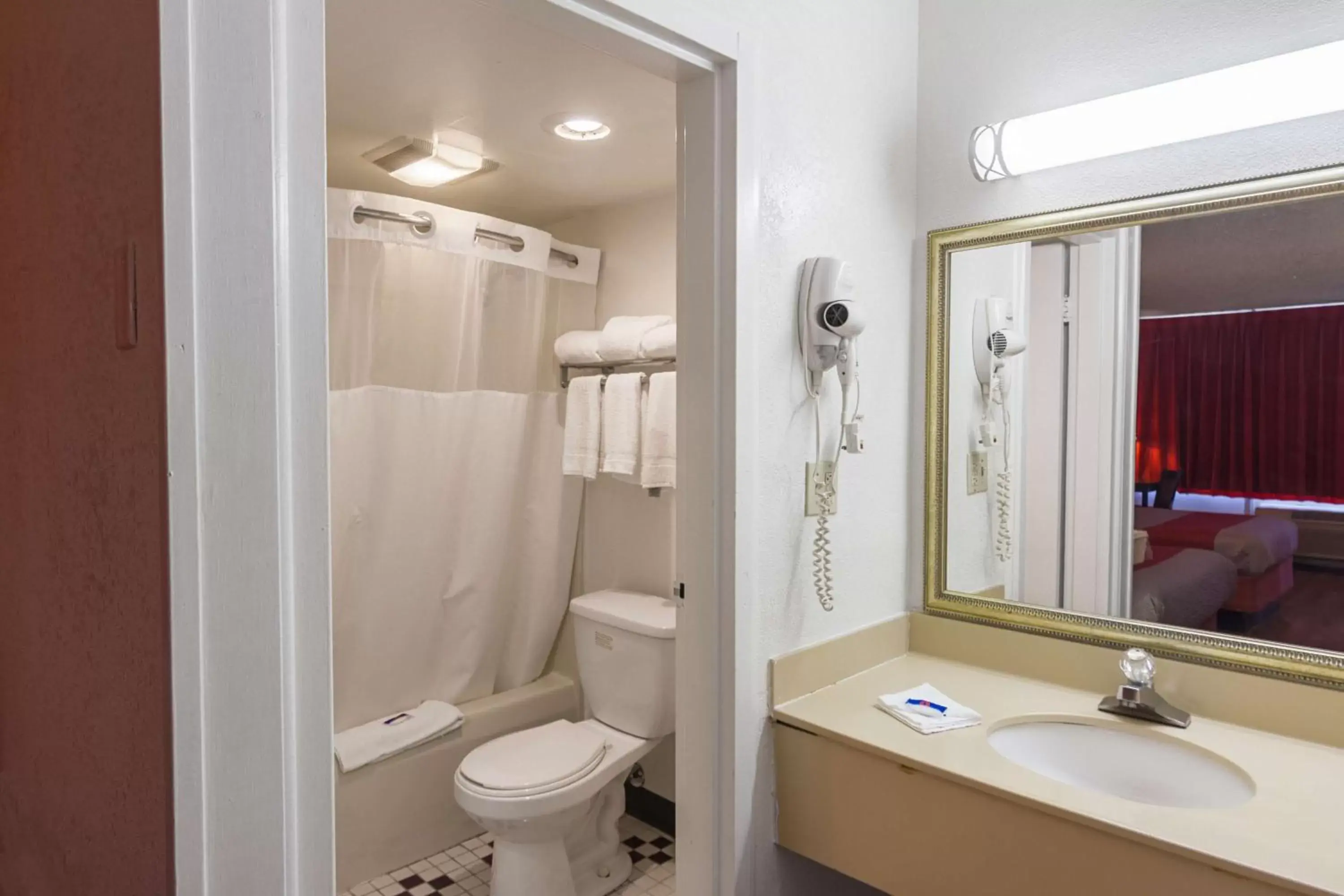 Shower, Bathroom in Motel 6-Groton, CT - Casinos nearby