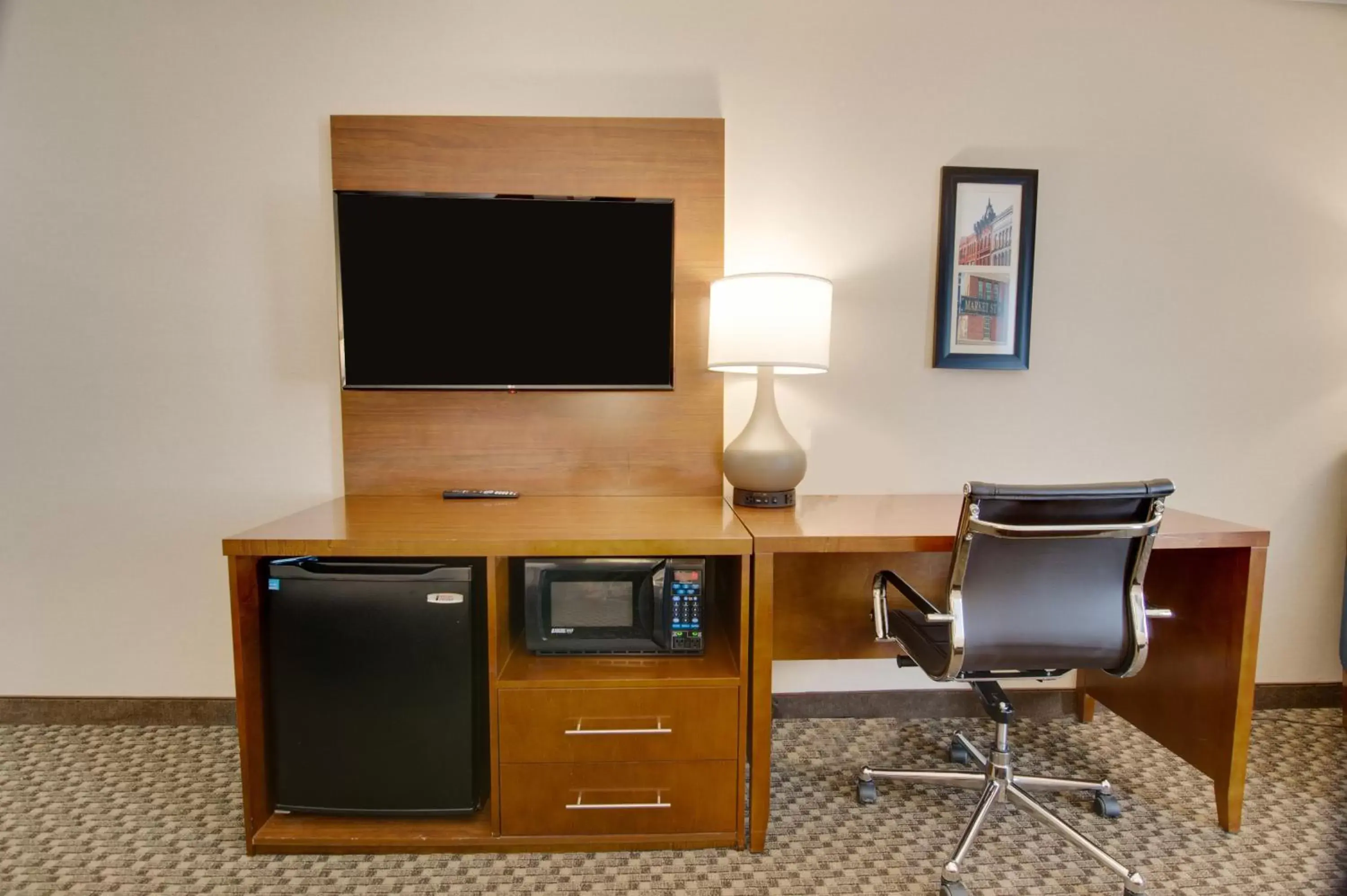 TV and multimedia, TV/Entertainment Center in Comfort Inn Airport Roanoke