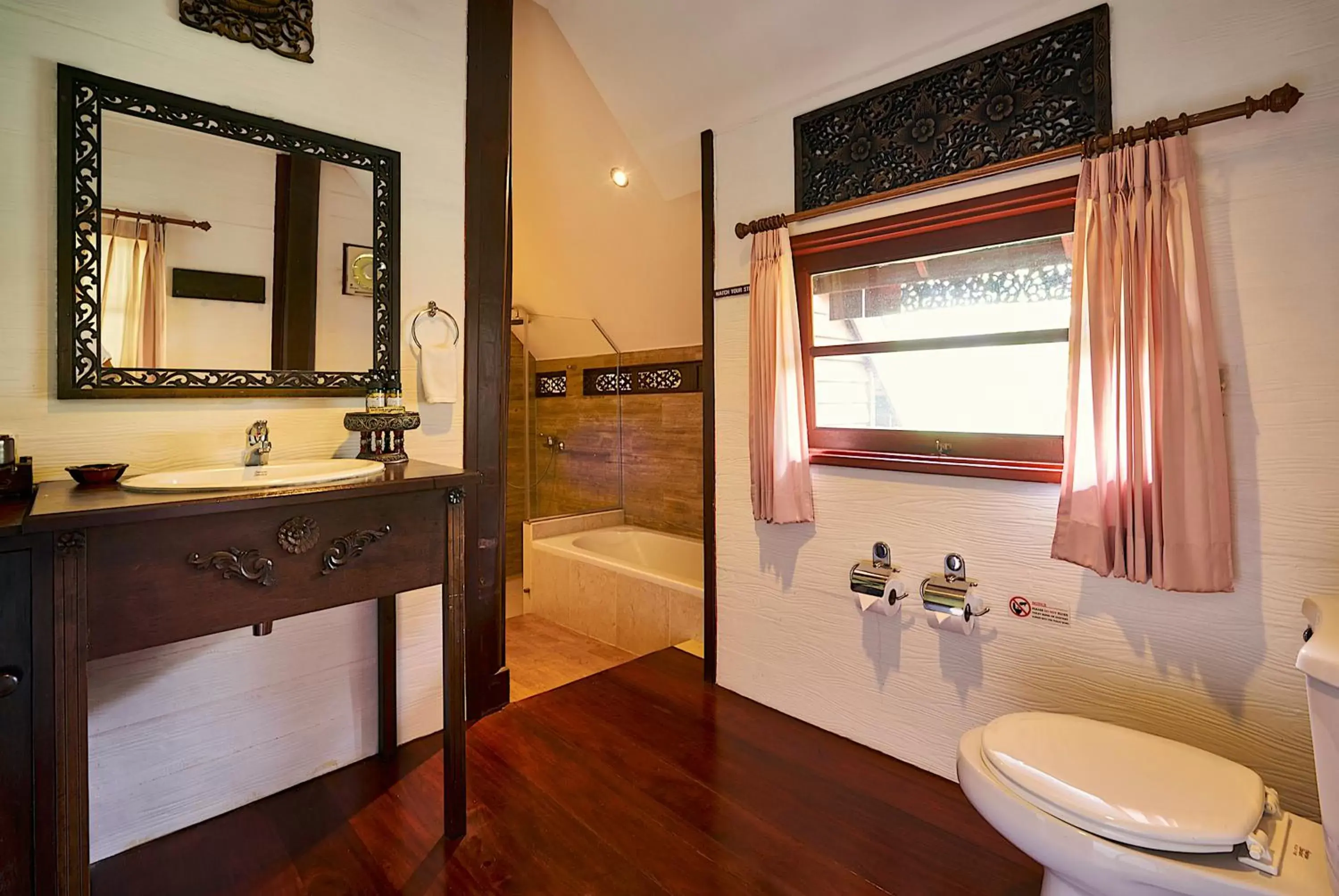 Property building in Ruenkanok Thaihouse Resort Property building in Ruenkanok Thaihouse Resort