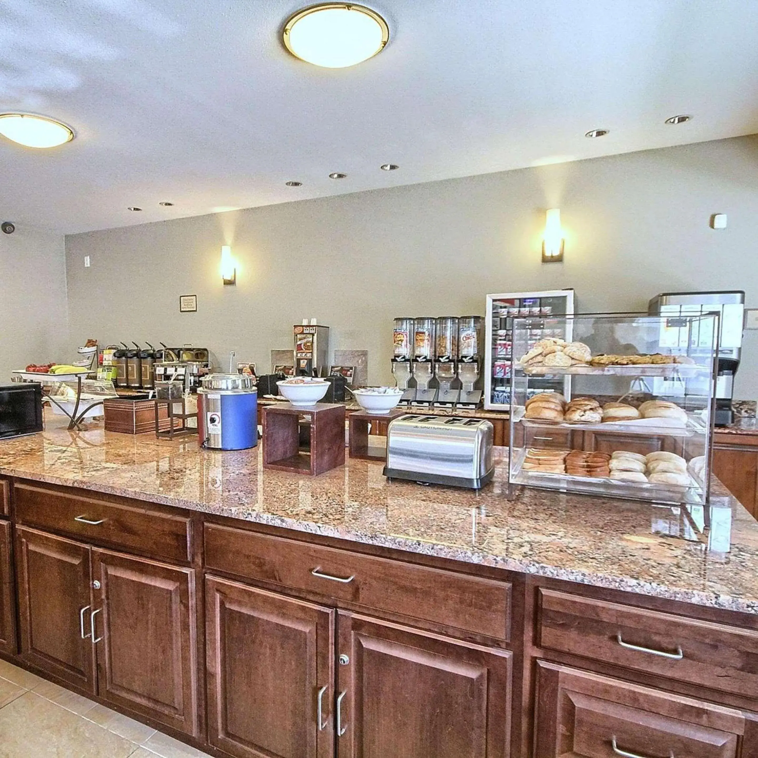 Breakfast, Restaurant/Places to Eat in Country Inn & Suites by Radisson, Dearborn, MI