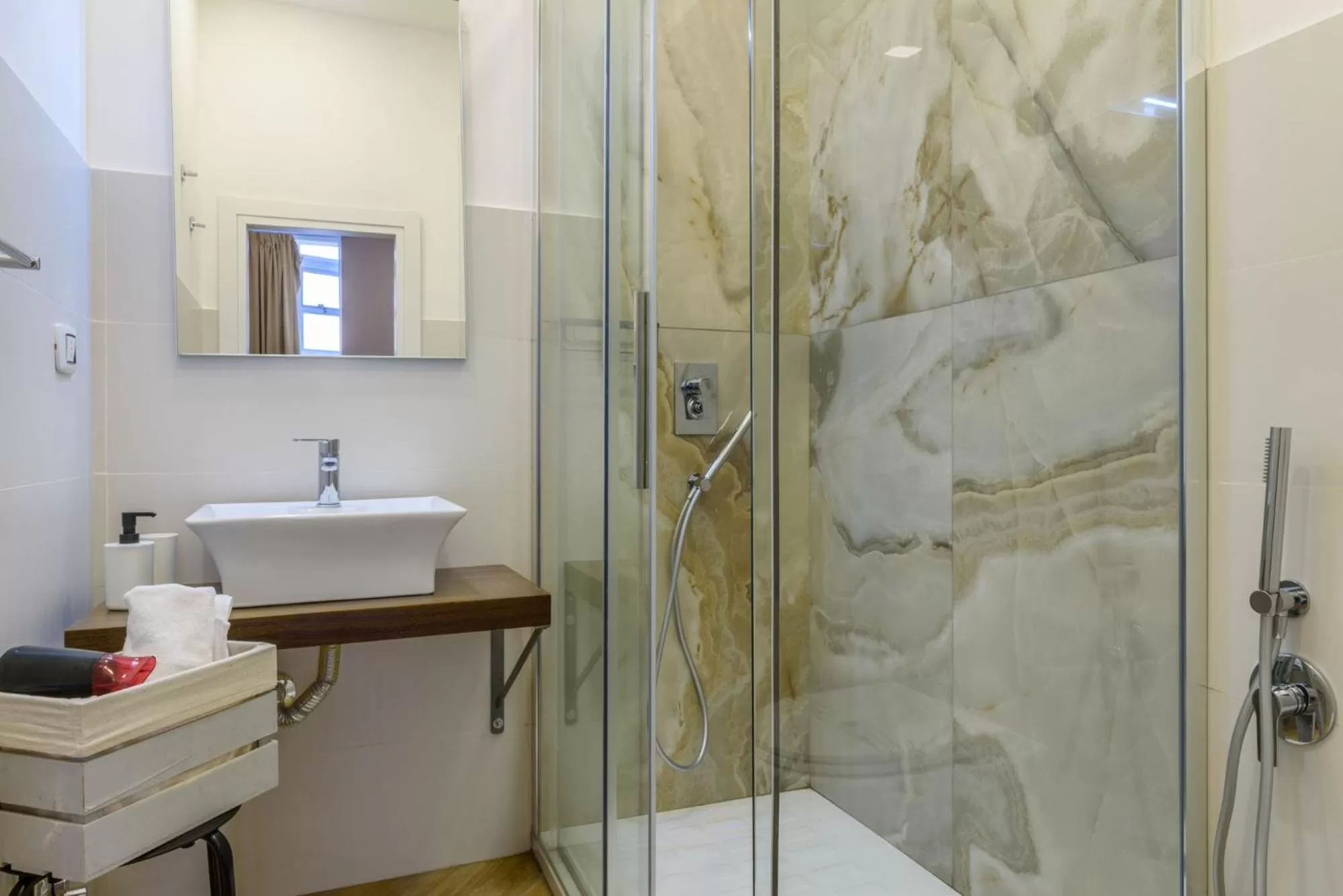 Bathroom in Domus Angioina