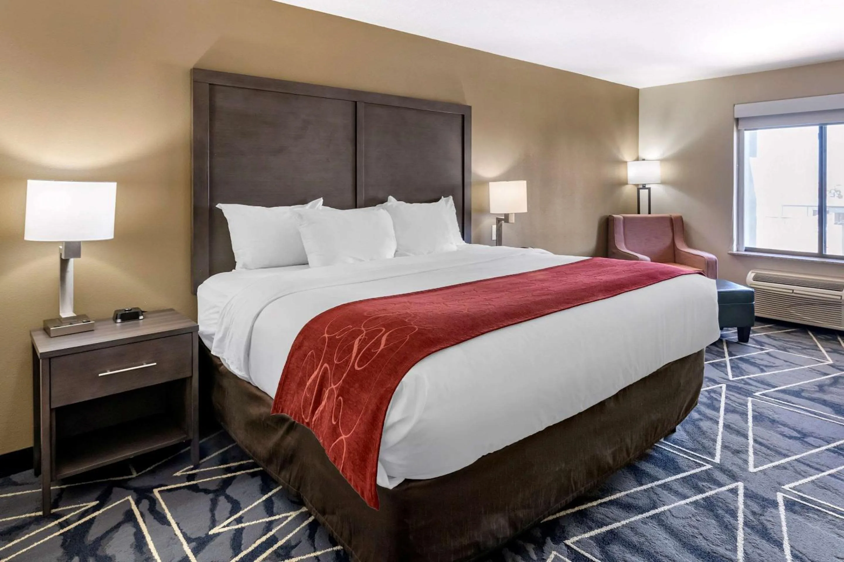 Photo of the whole room, Bed in Comfort Inn & Suites Lubbock West