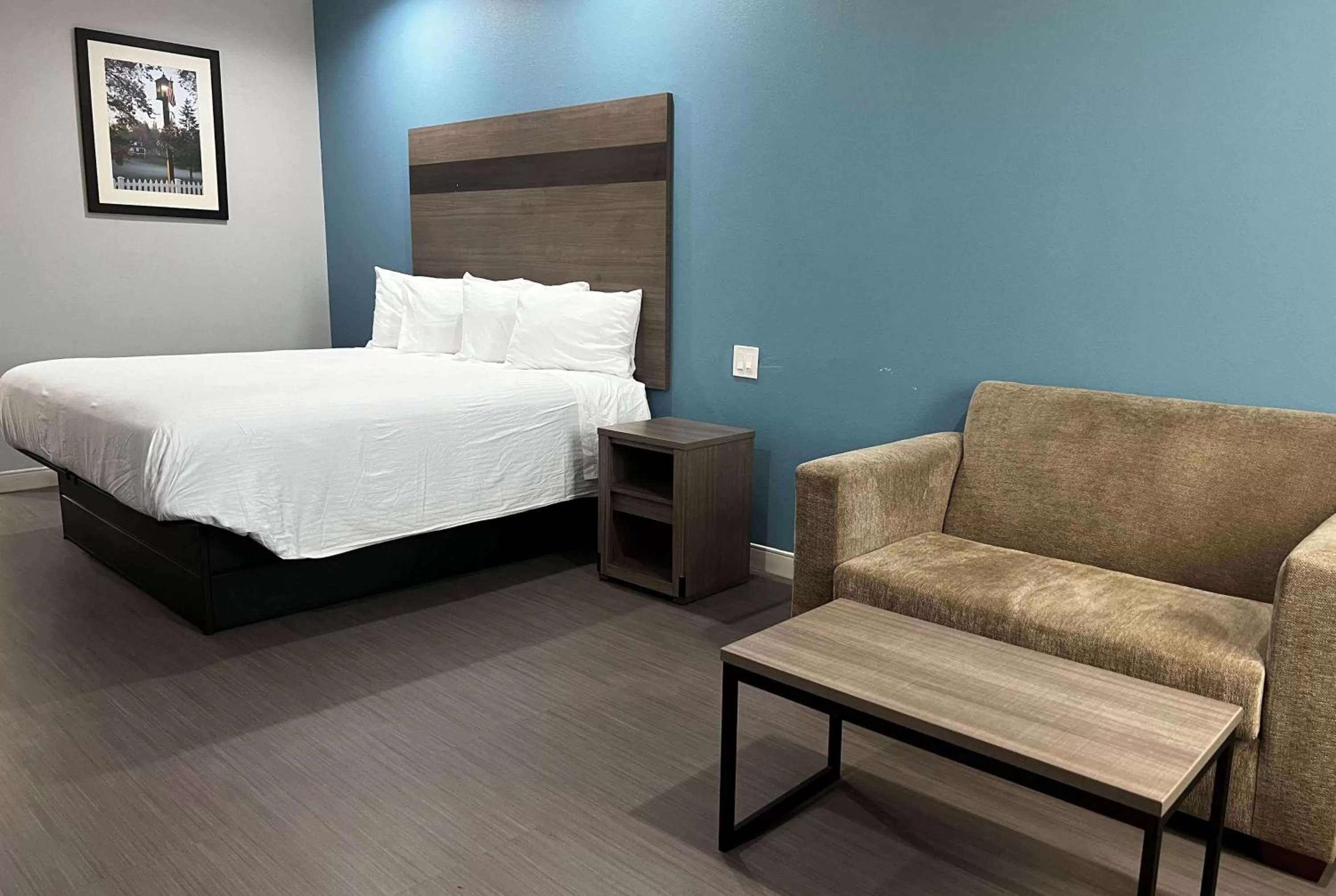 Photo of the whole room, Bed in Baymont by Wyndham Freeport Texas