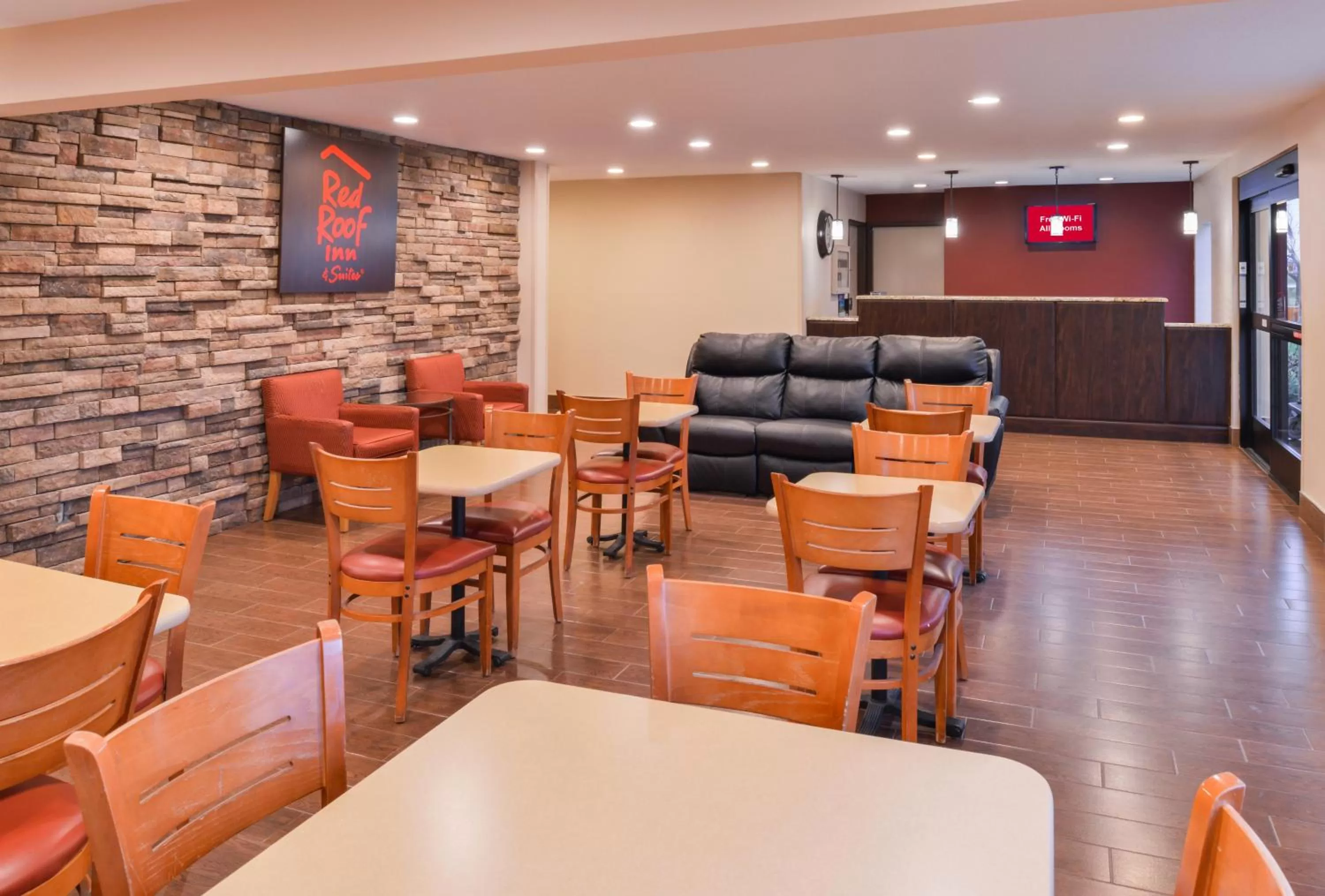 Breakfast in Red Roof Inn & Suites Danville, IL