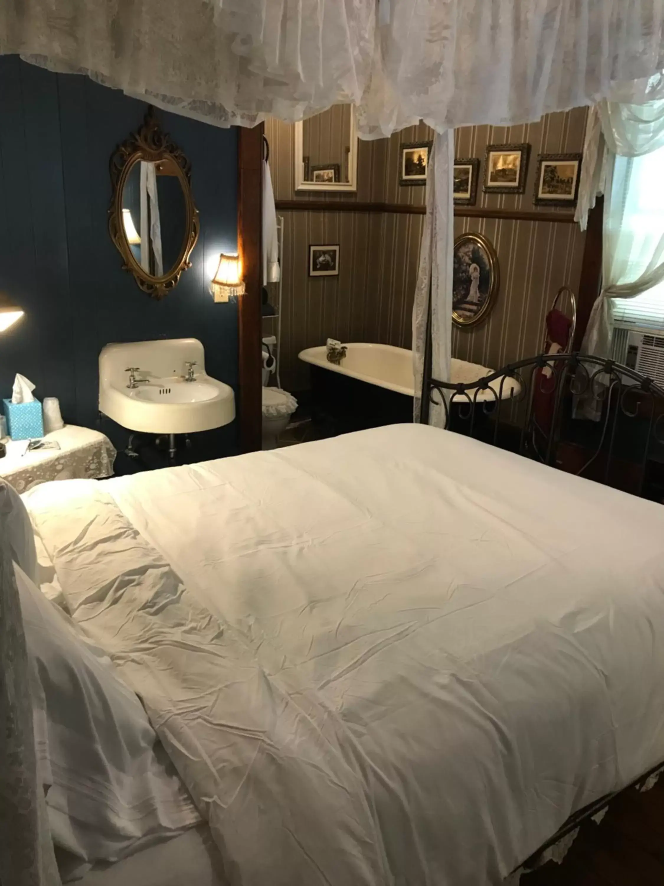 Bed in Armour's Hotel & Spa Bed in Armour's Hotel & Spa