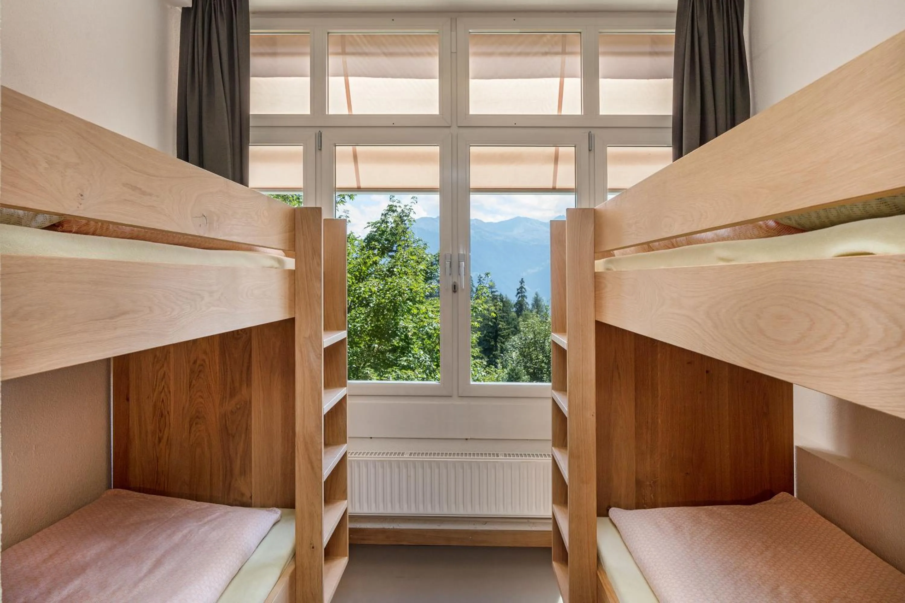 Photo of the whole room, Bed in Crans-Montana Youth Hostel