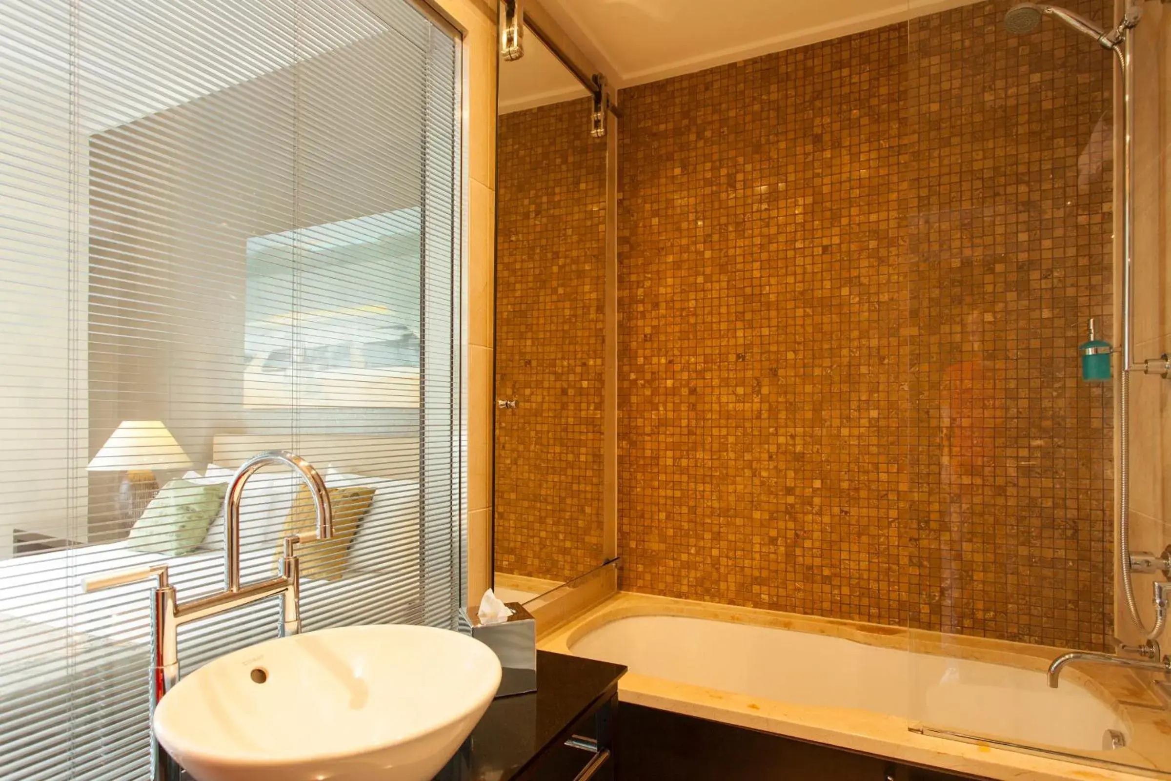 Bathroom in Quentin Design Hotel Berlin