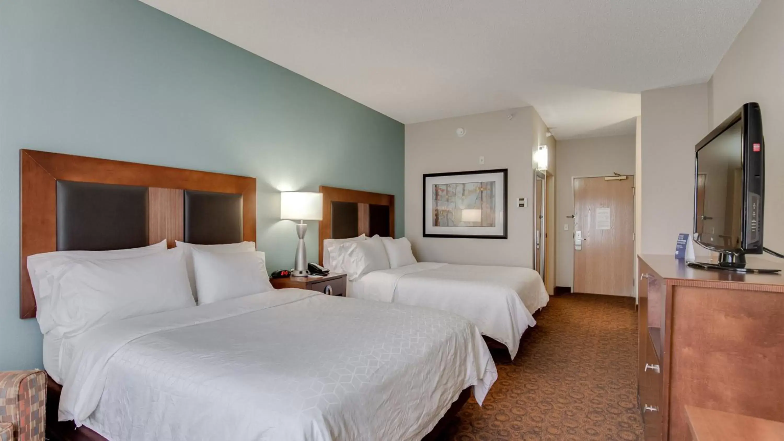 Photo of the whole room, Bed in Holiday Inn Express and Suites St. Cloud, an IHG Hotel