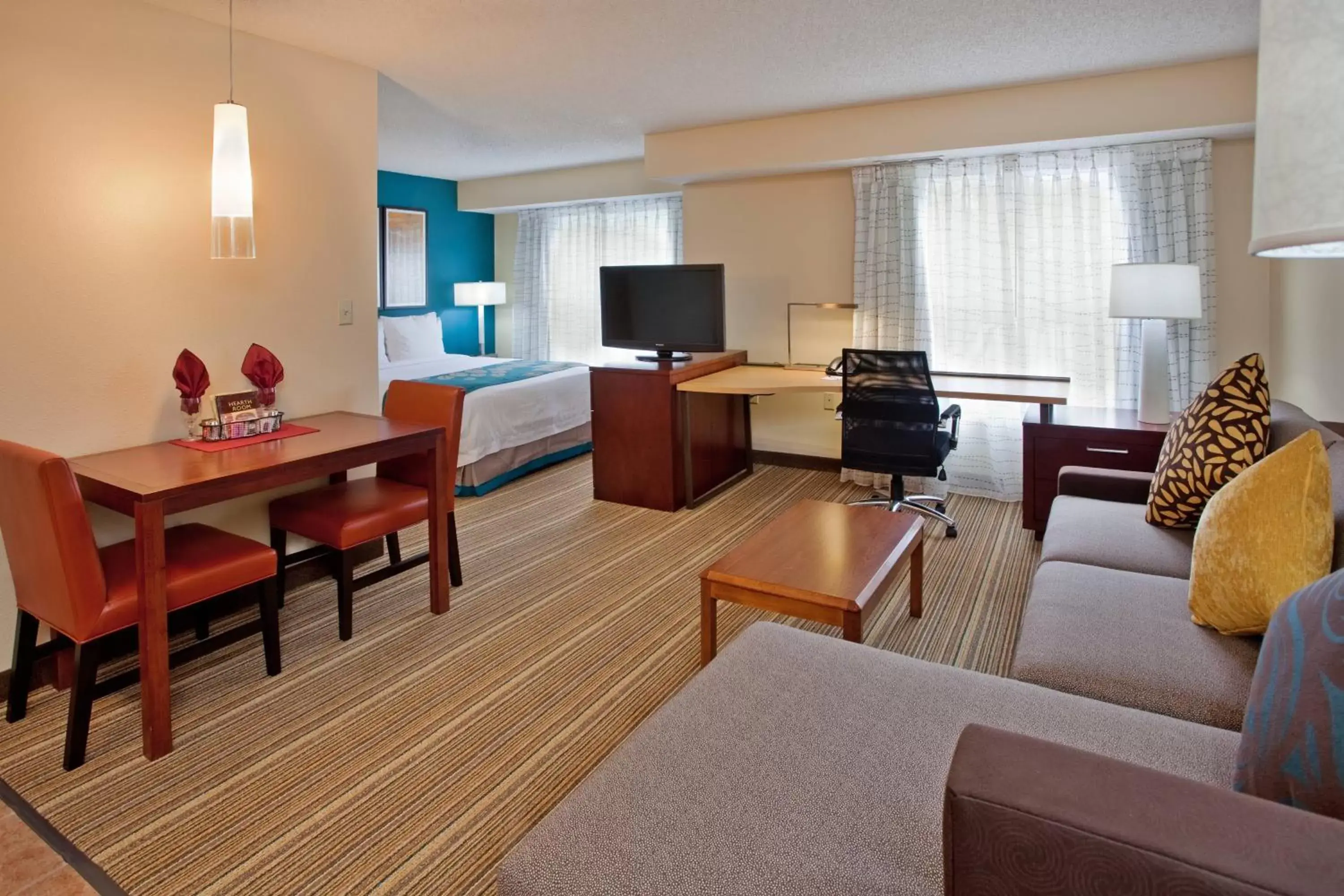 Photo of the whole room, Seating Area in Residence Inn Houston Sugar Land/Stafford