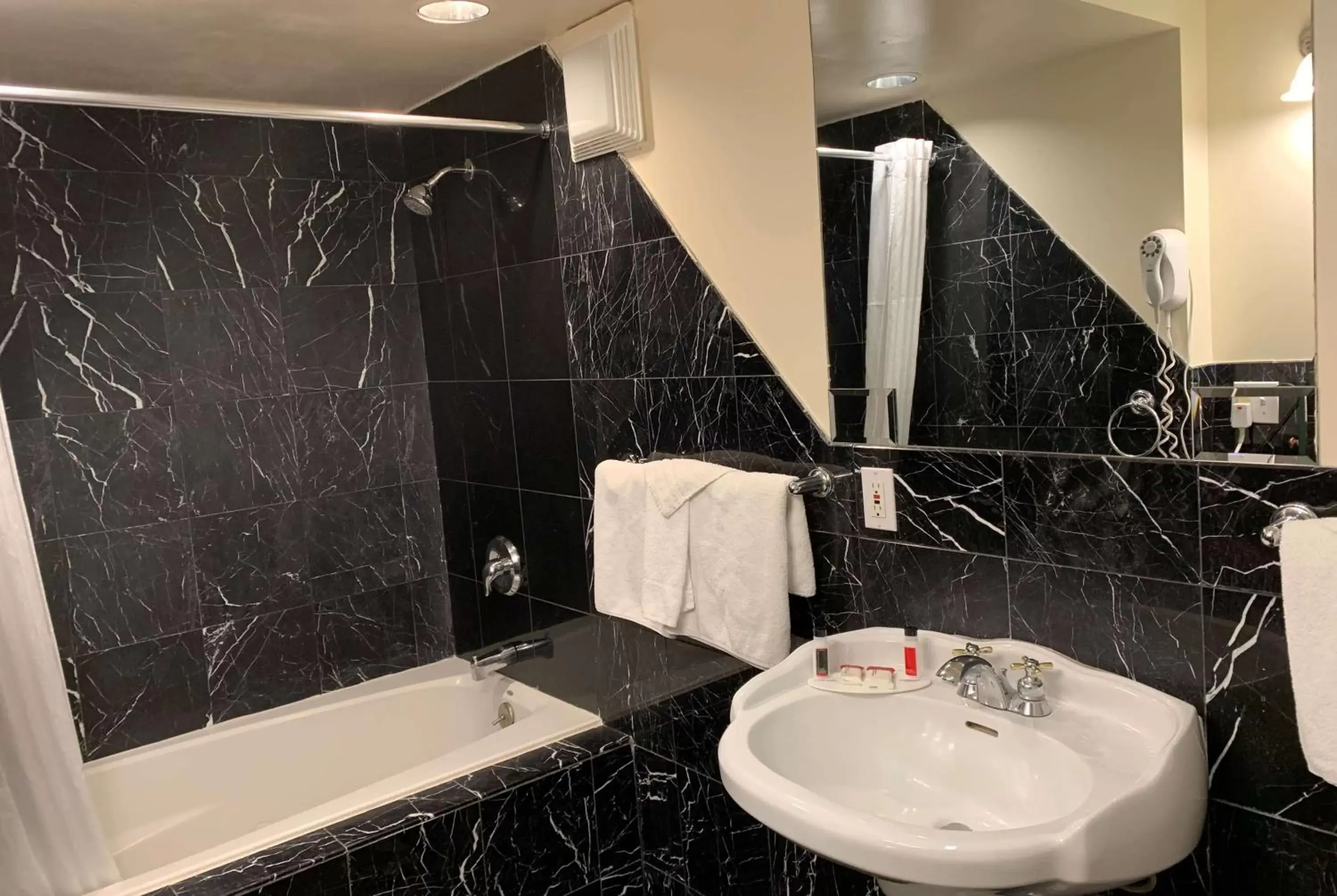 Photo of the whole room, Bathroom in Travelodge by Wyndham Las Vegas Airport Near The Strip