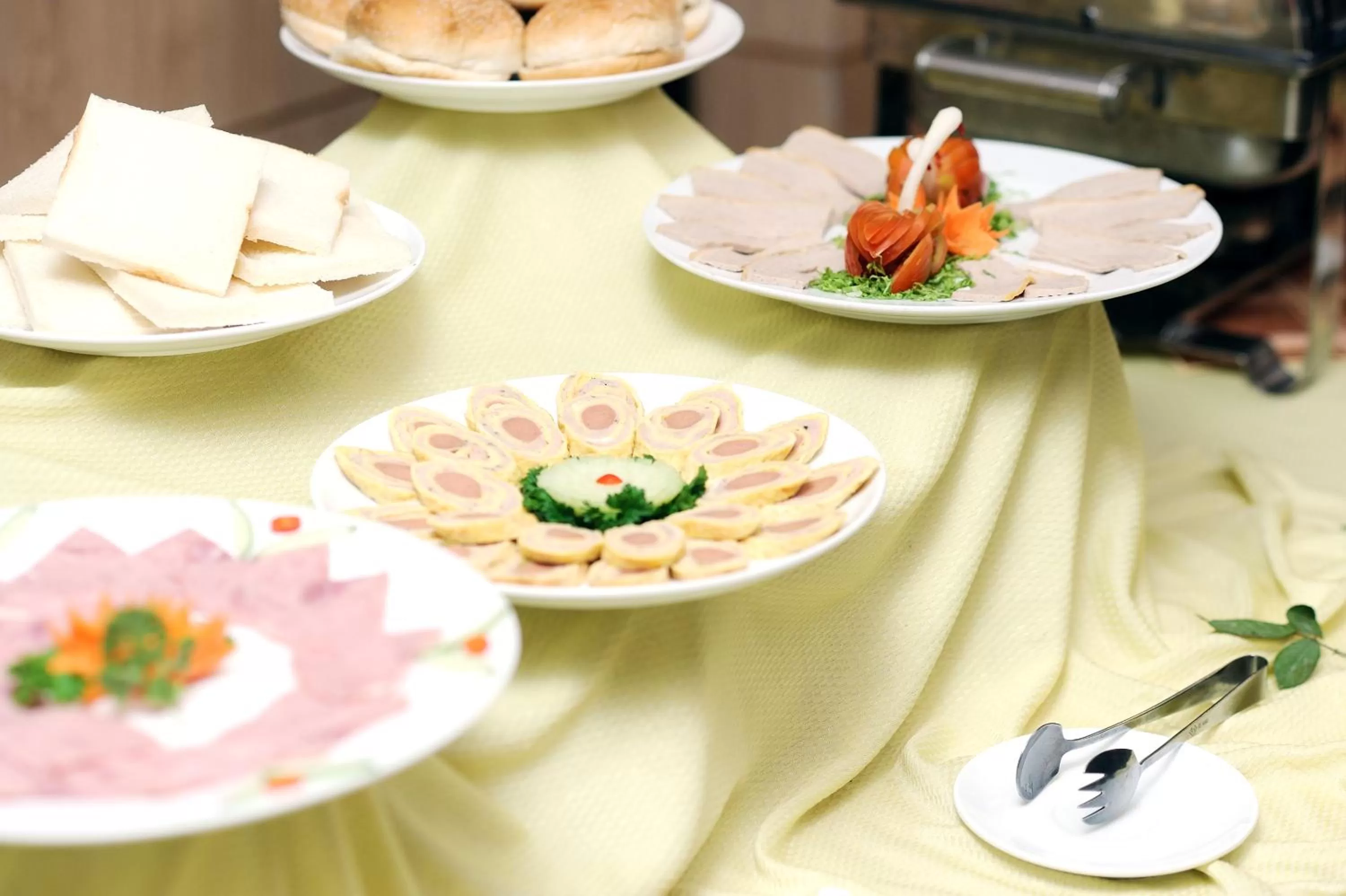 Buffet breakfast in Hoang Yen Hotel