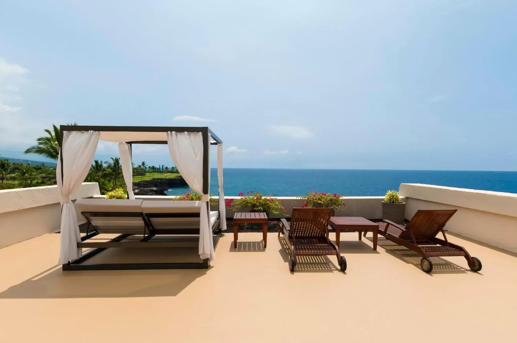 Balcony/Terrace in Outrigger Kona Resort and Spa