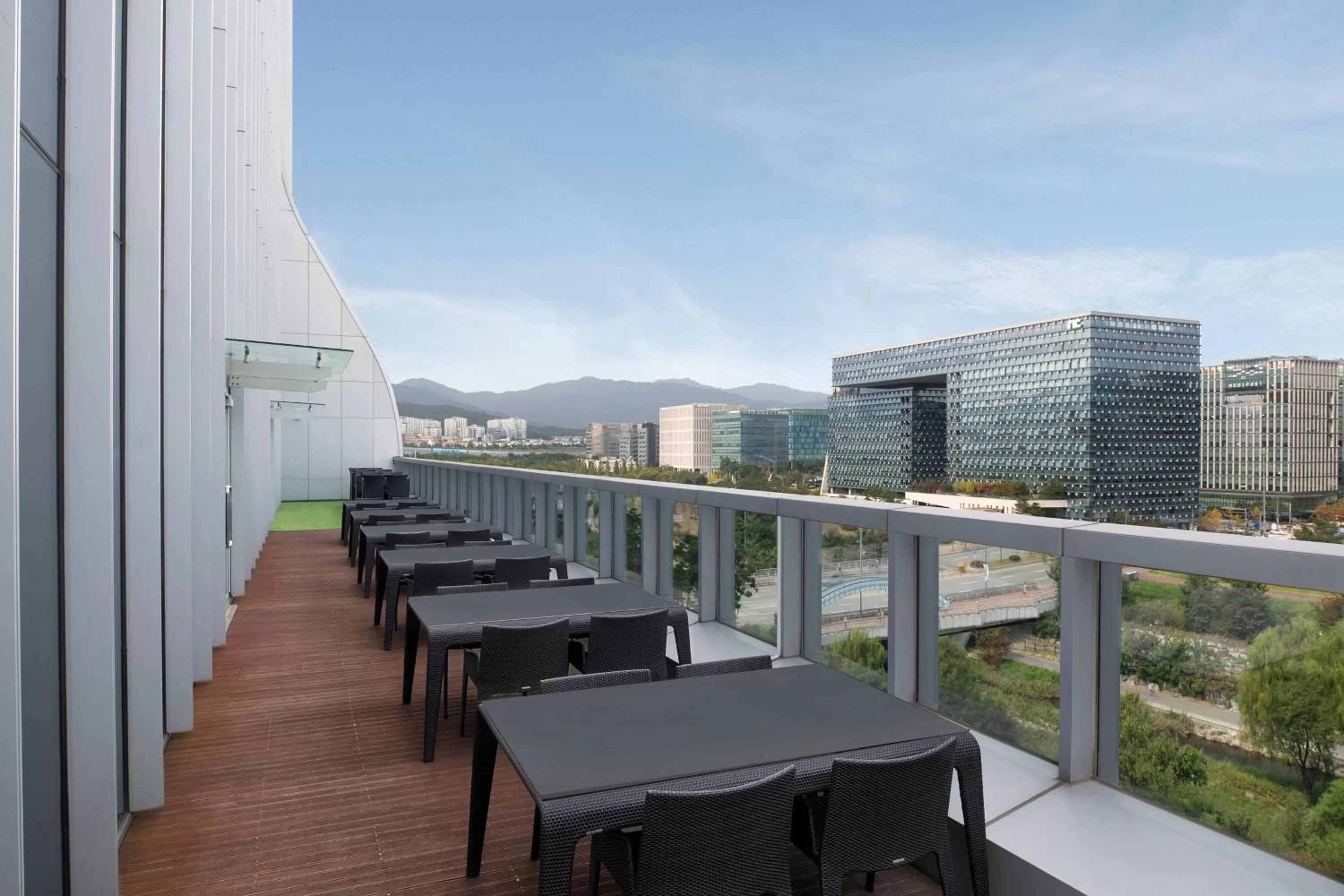 Restaurant/places to eat in Courtyard by Marriott Seoul Pangyo