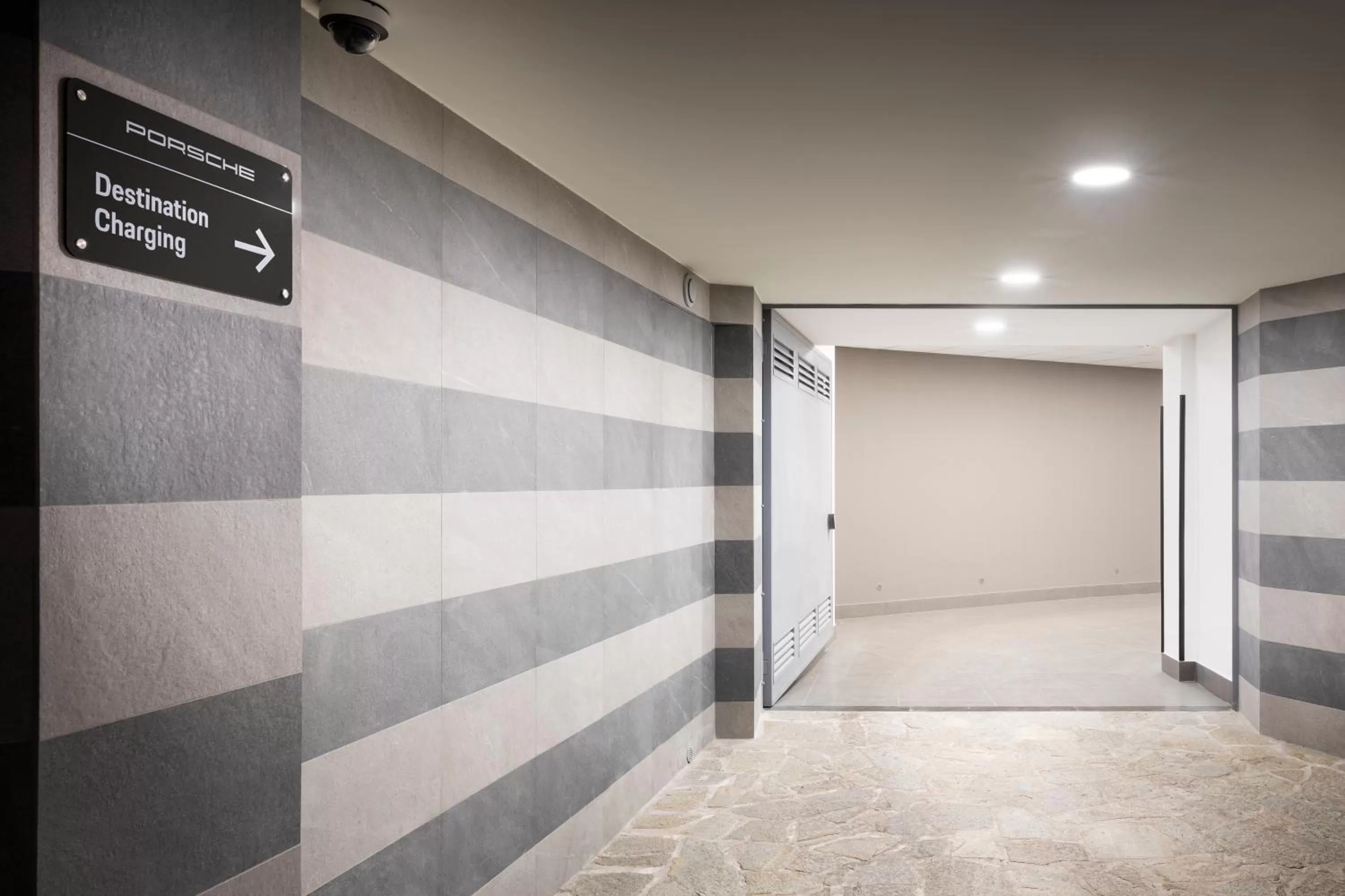 Parking in LHP Napoli Palace & SPA