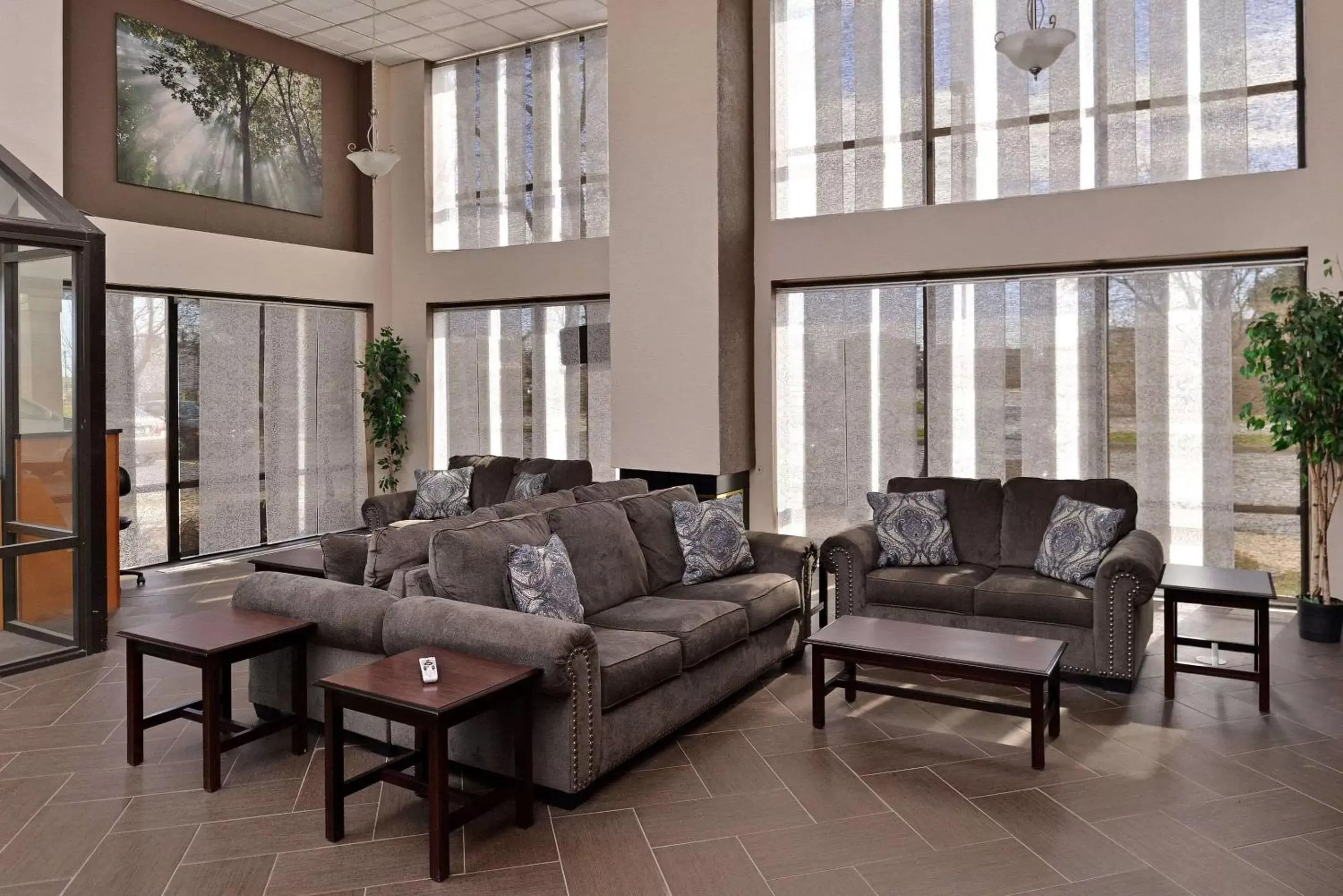 Photo of the whole room, Seating Area in Quality Inn & Suites Matteson near I-57