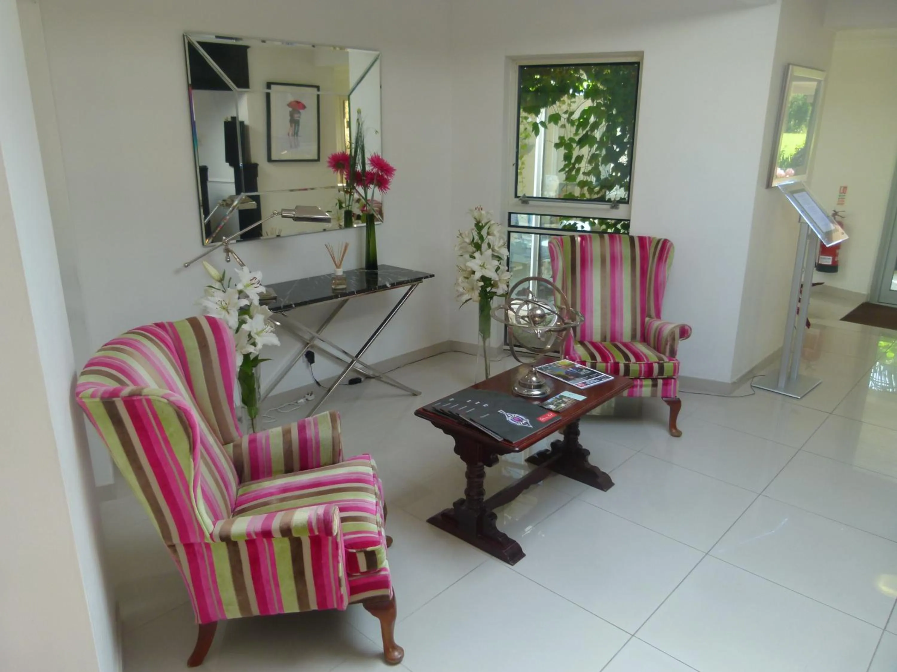 Lobby or reception in Beachcombers Hotel