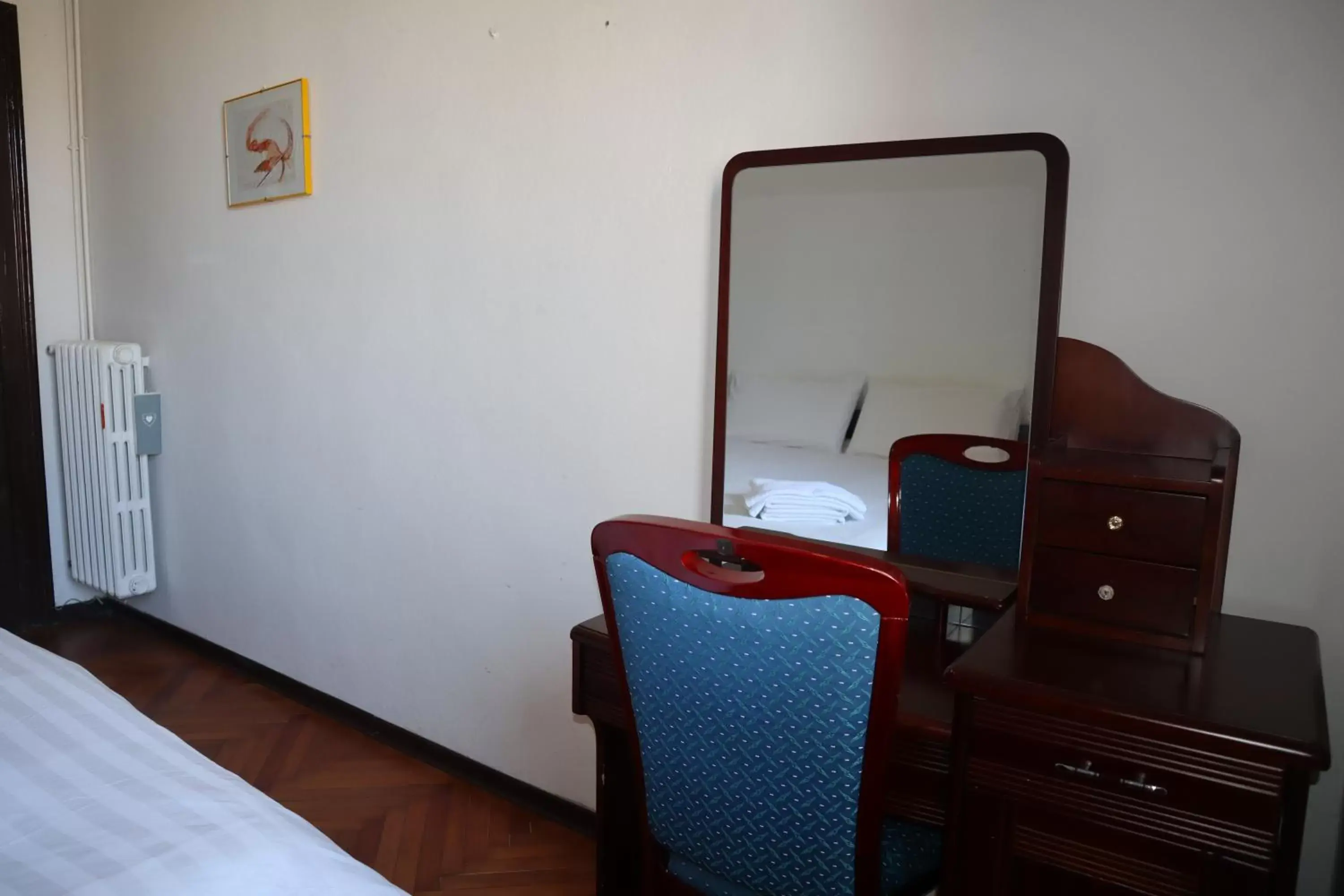 Bedroom, Business Area/Conference Room in b&b Wu Giada