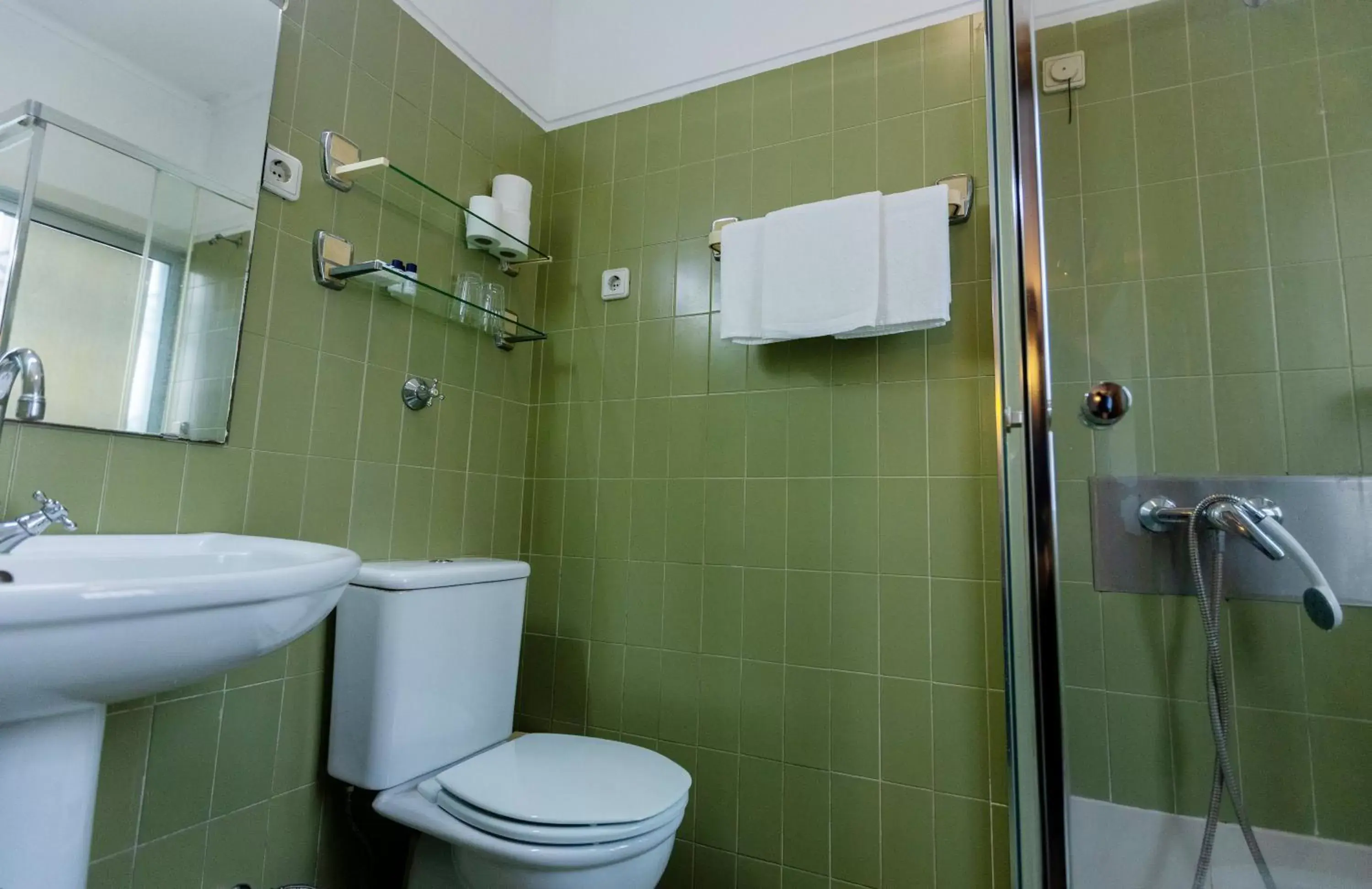Toilet, Bathroom in Hotel Sao Nicolau