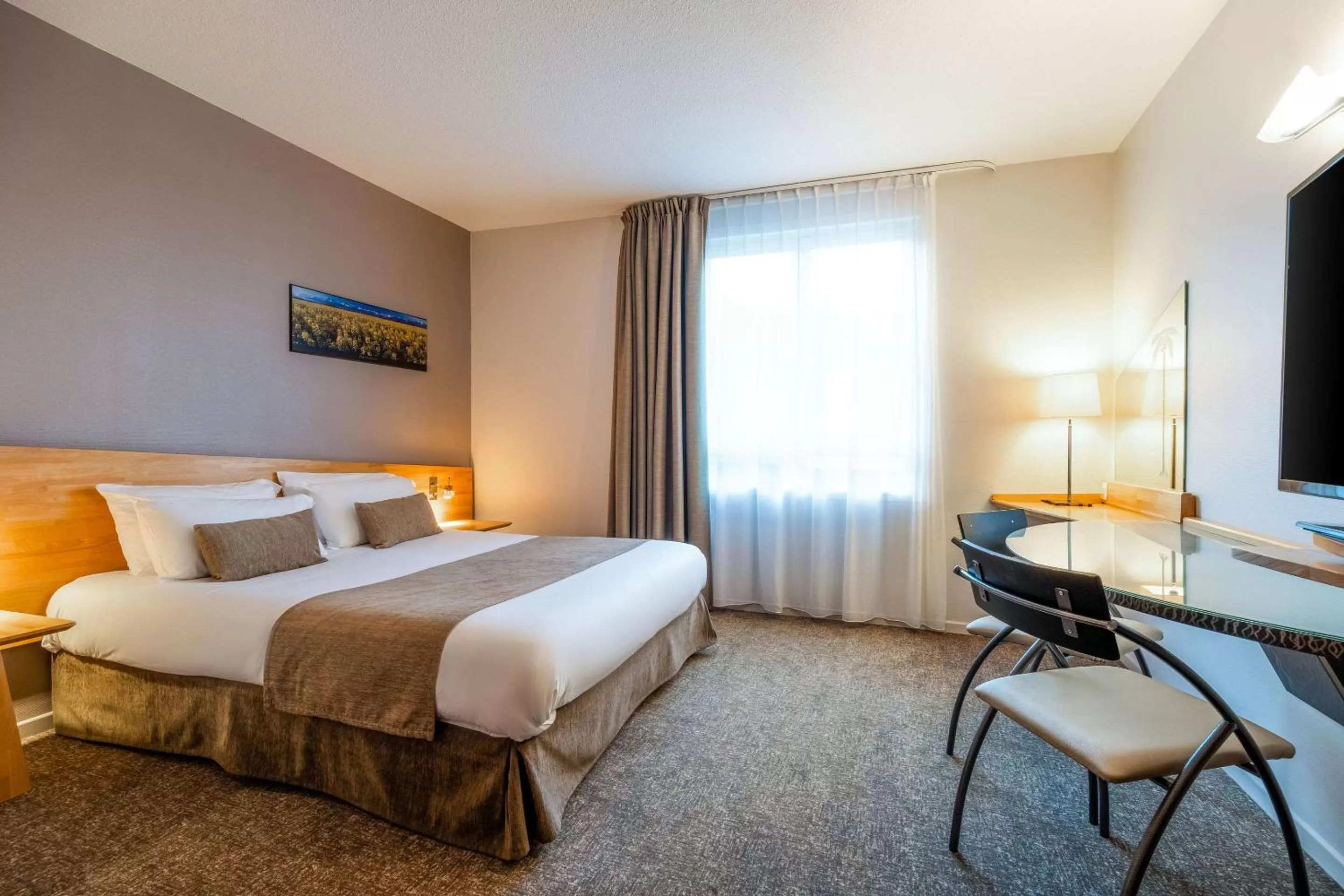 Photo of the whole room, Bed in Quality Hotel Pau Centre Bosquet