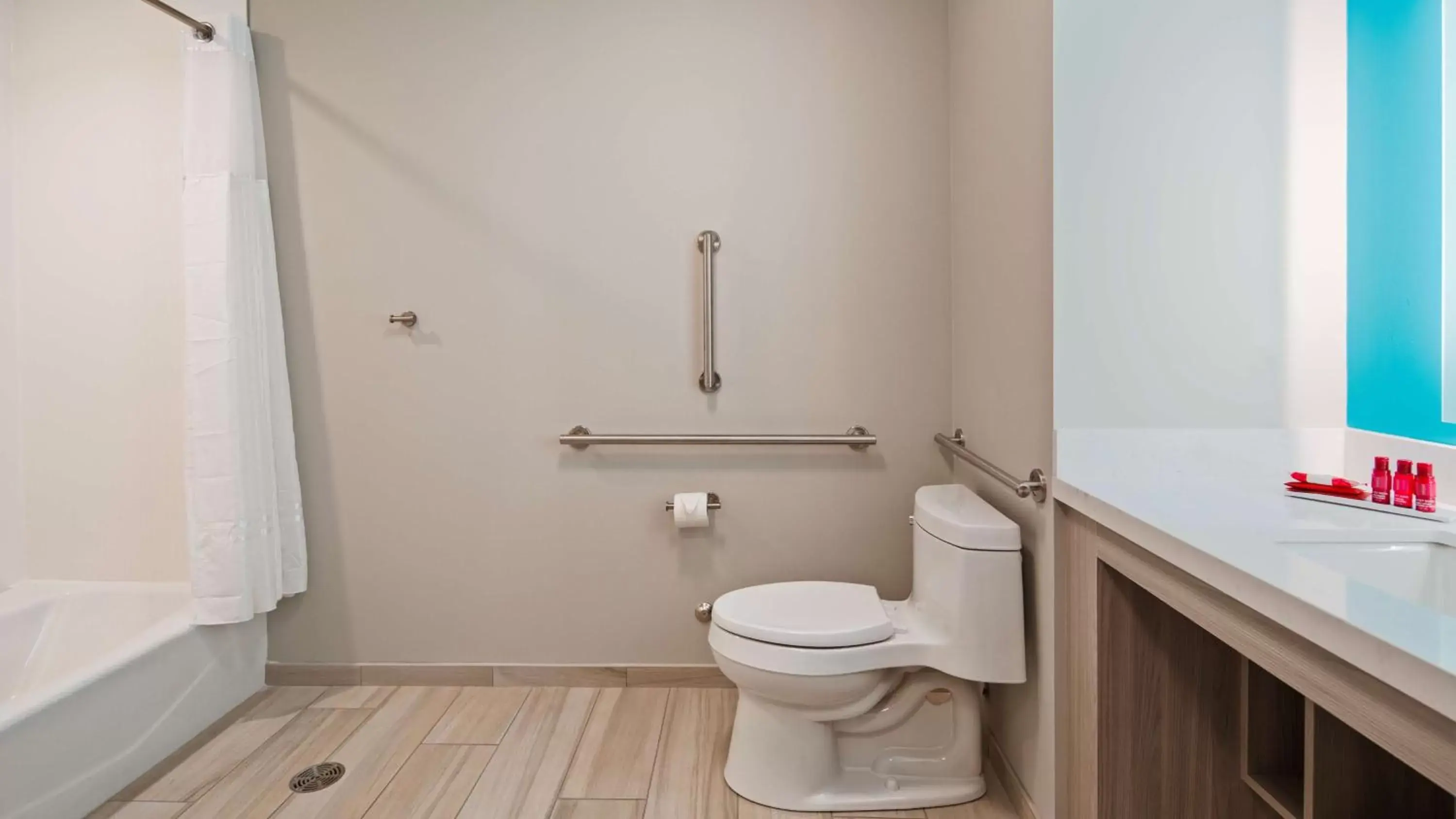 Bathroom in Best Western Premier Winnipeg East