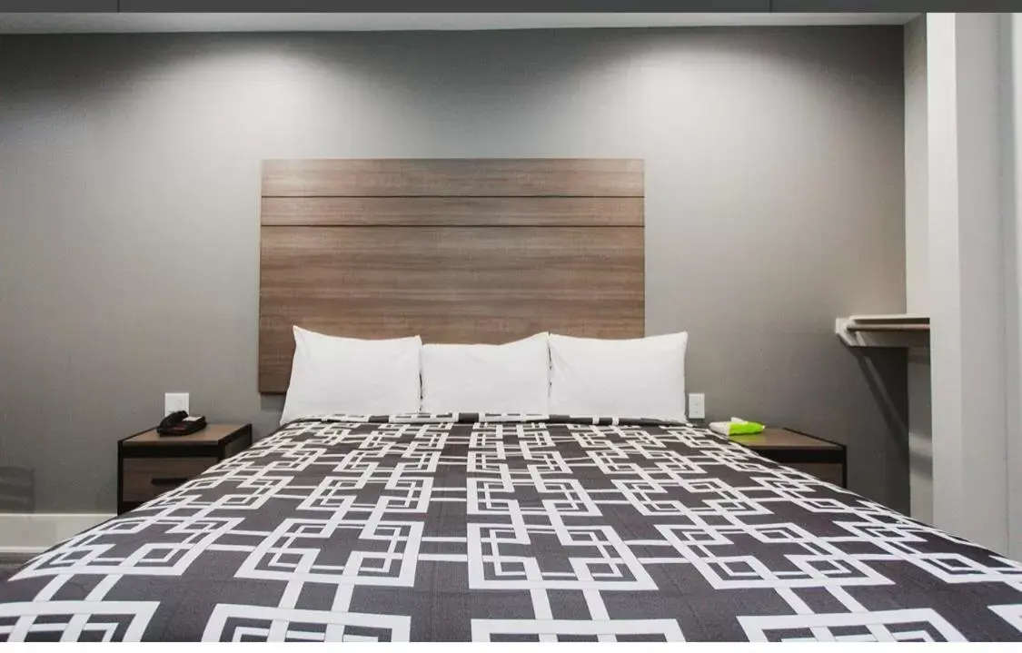 Bed in Palace Inn Bed in Palace Inn